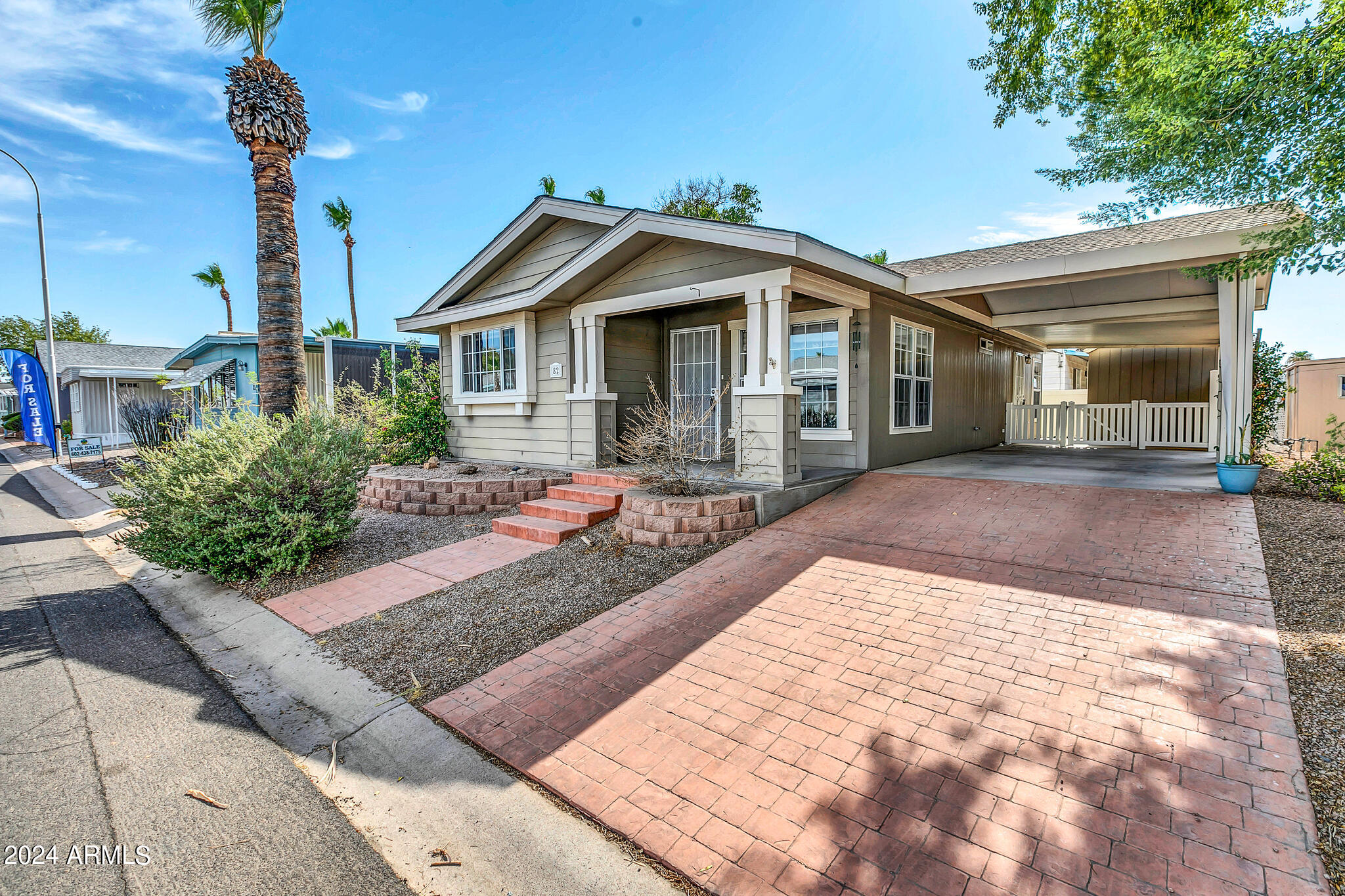 2401 W SOUTHERN Avenue, 82