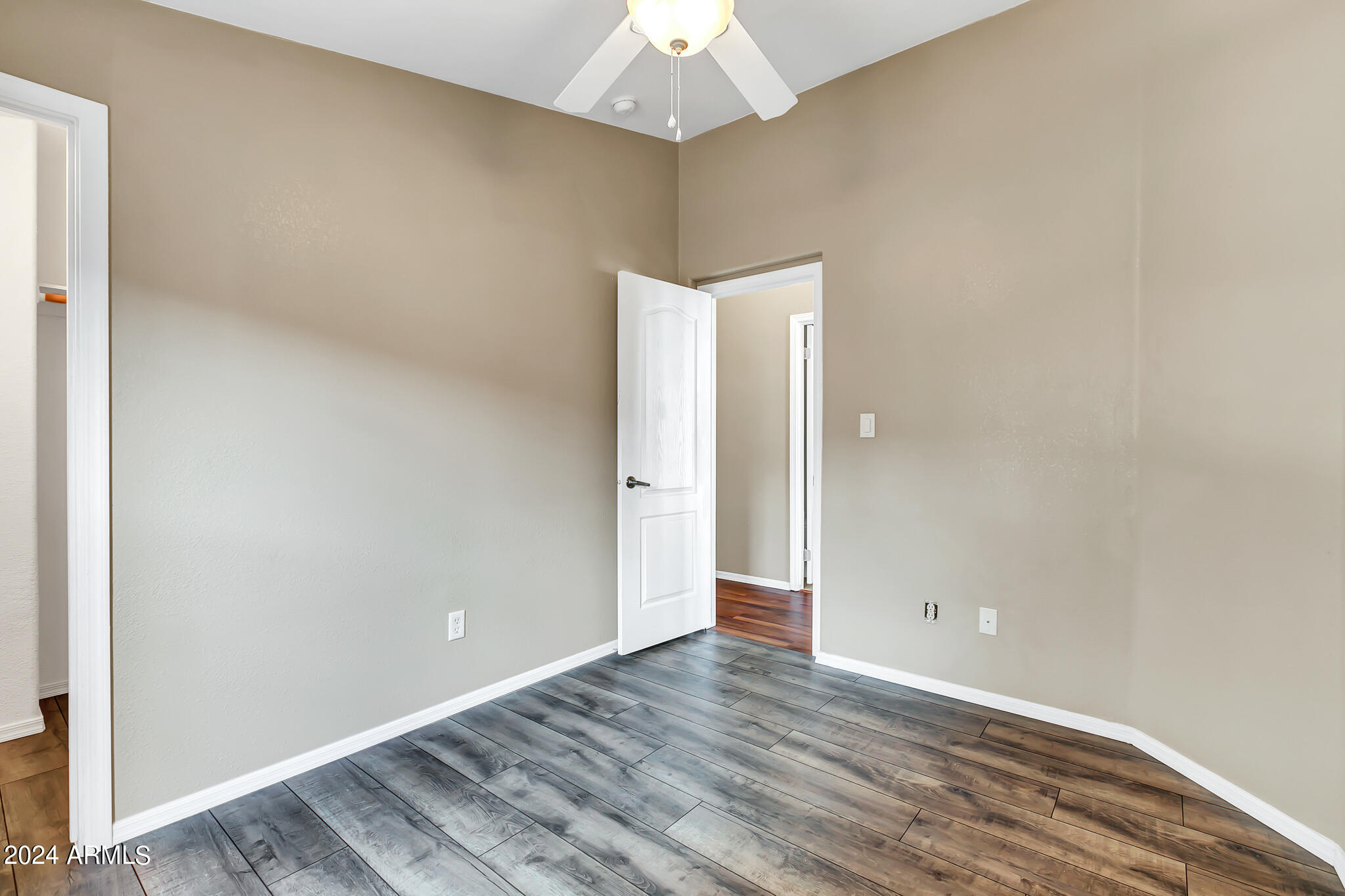 2401 W SOUTHERN Avenue, 82