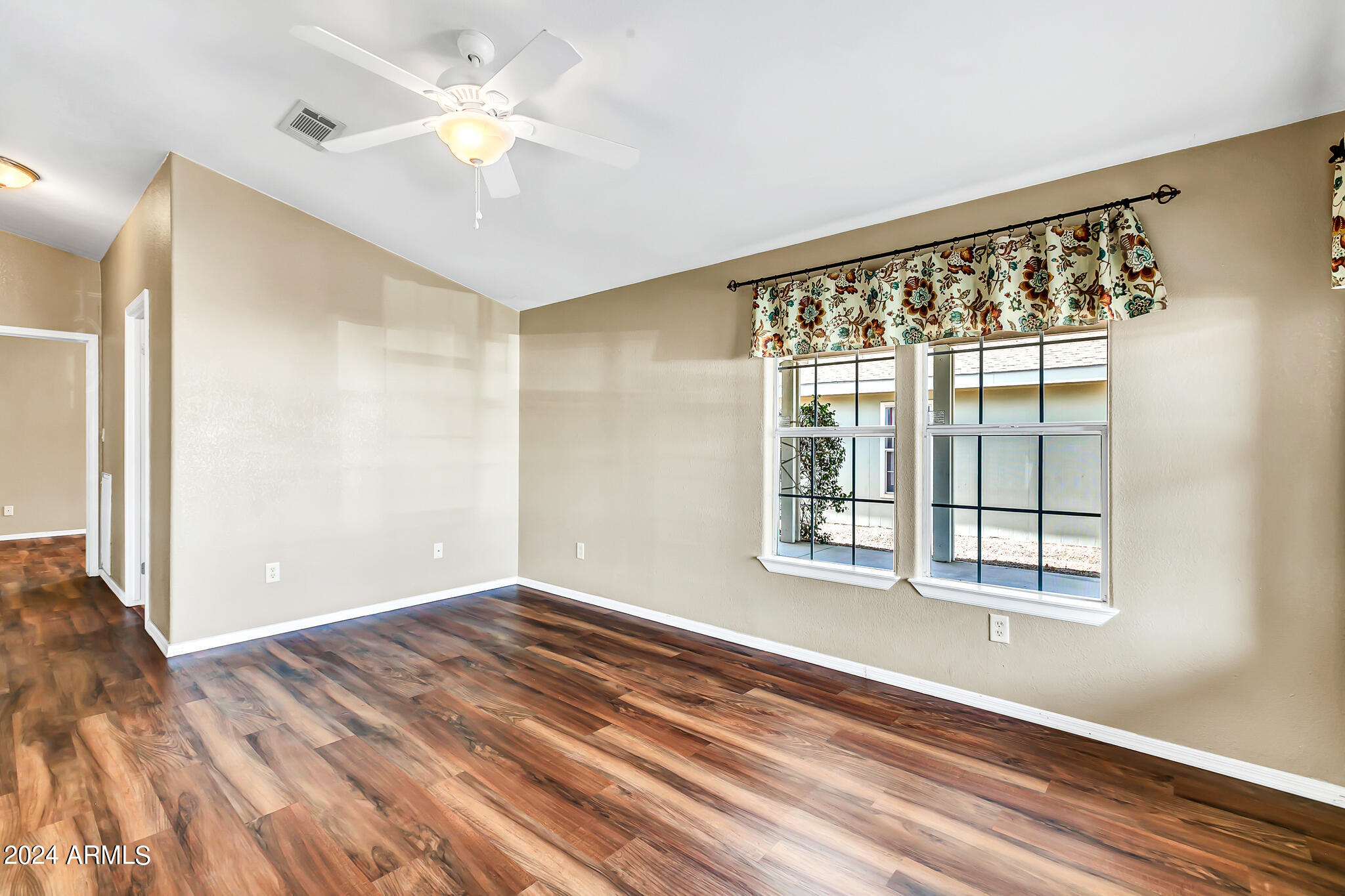 2401 W SOUTHERN Avenue, 82