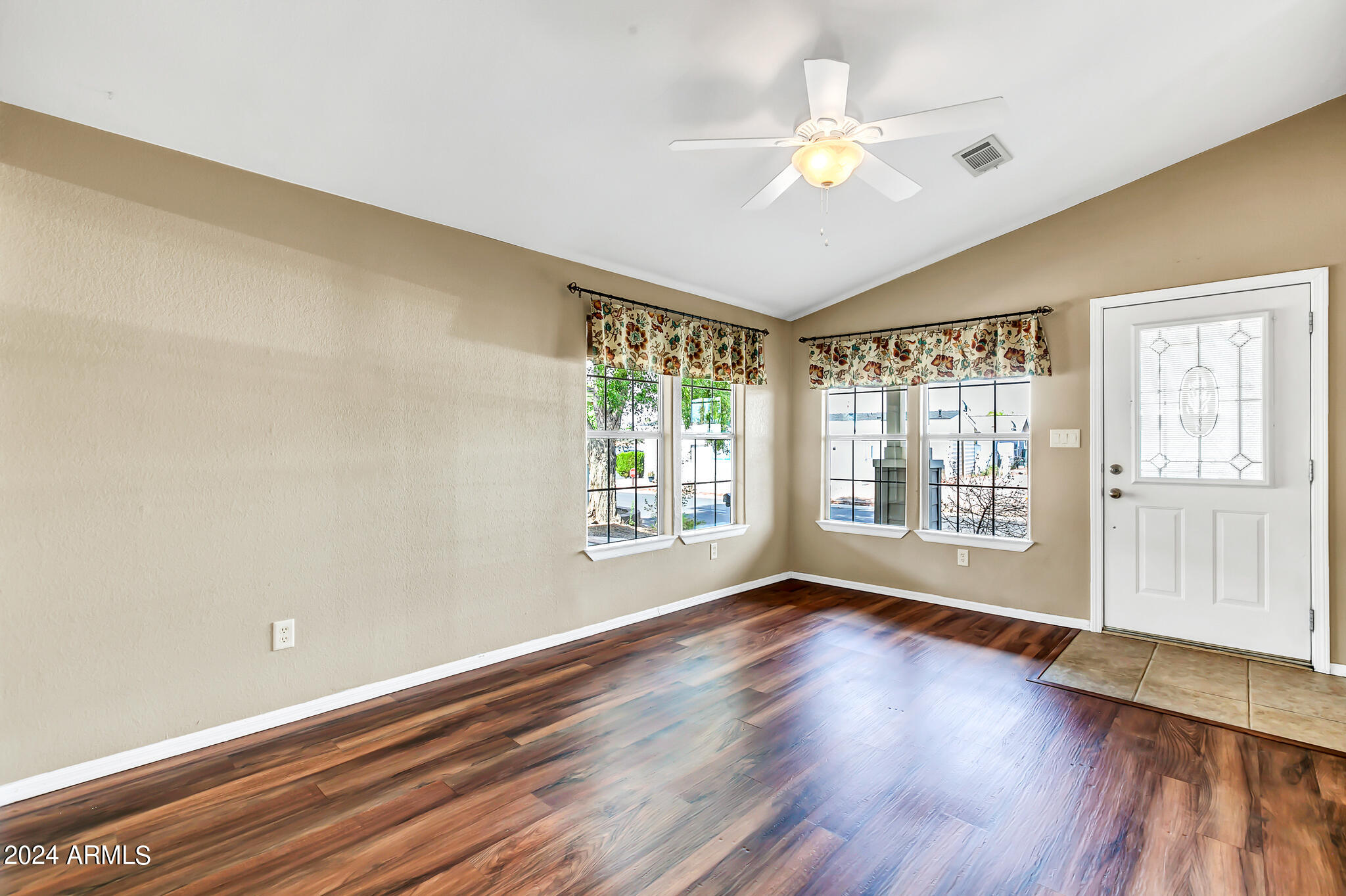 2401 W SOUTHERN Avenue, 82