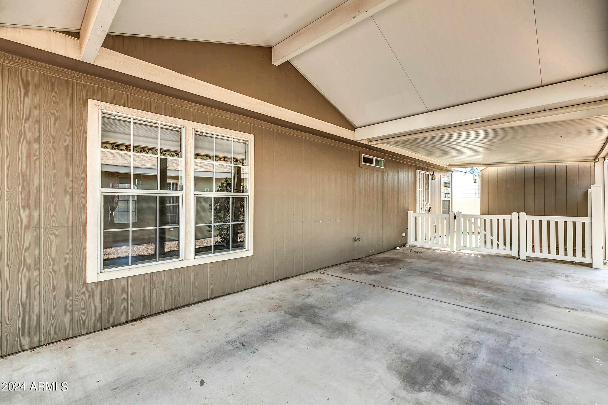 2401 W SOUTHERN Avenue, 82