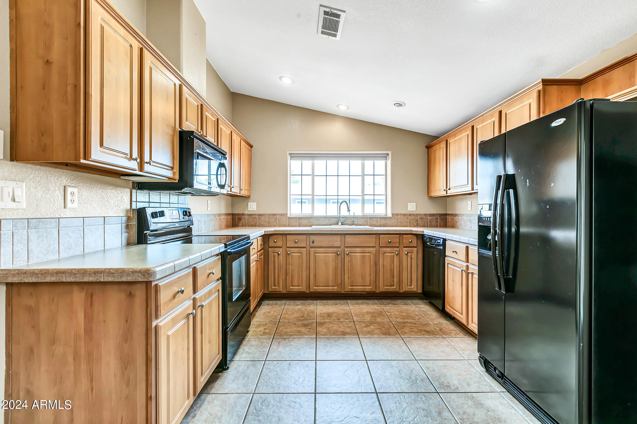 2401 W SOUTHERN Avenue, 82