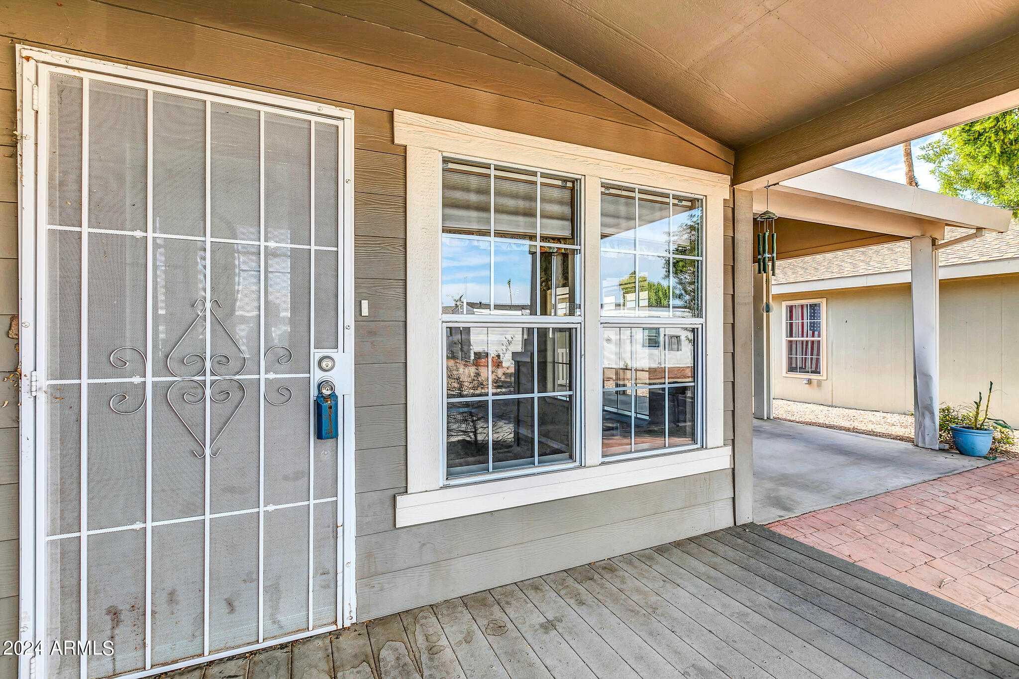 2401 W SOUTHERN Avenue, 82