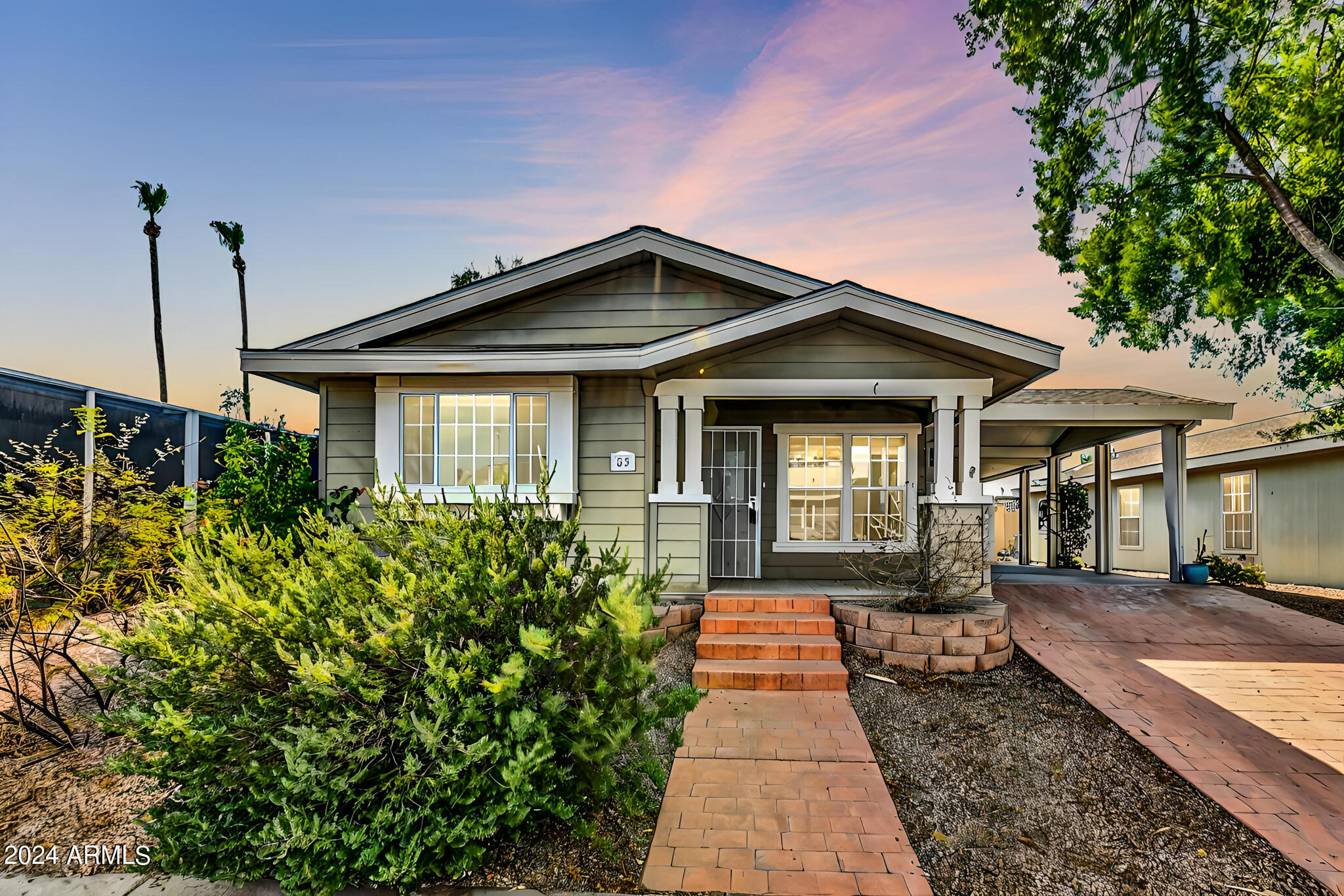 2401 W SOUTHERN Avenue, 82