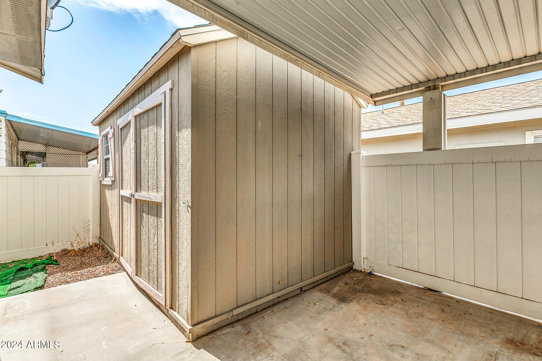 2401 W SOUTHERN Avenue, 82