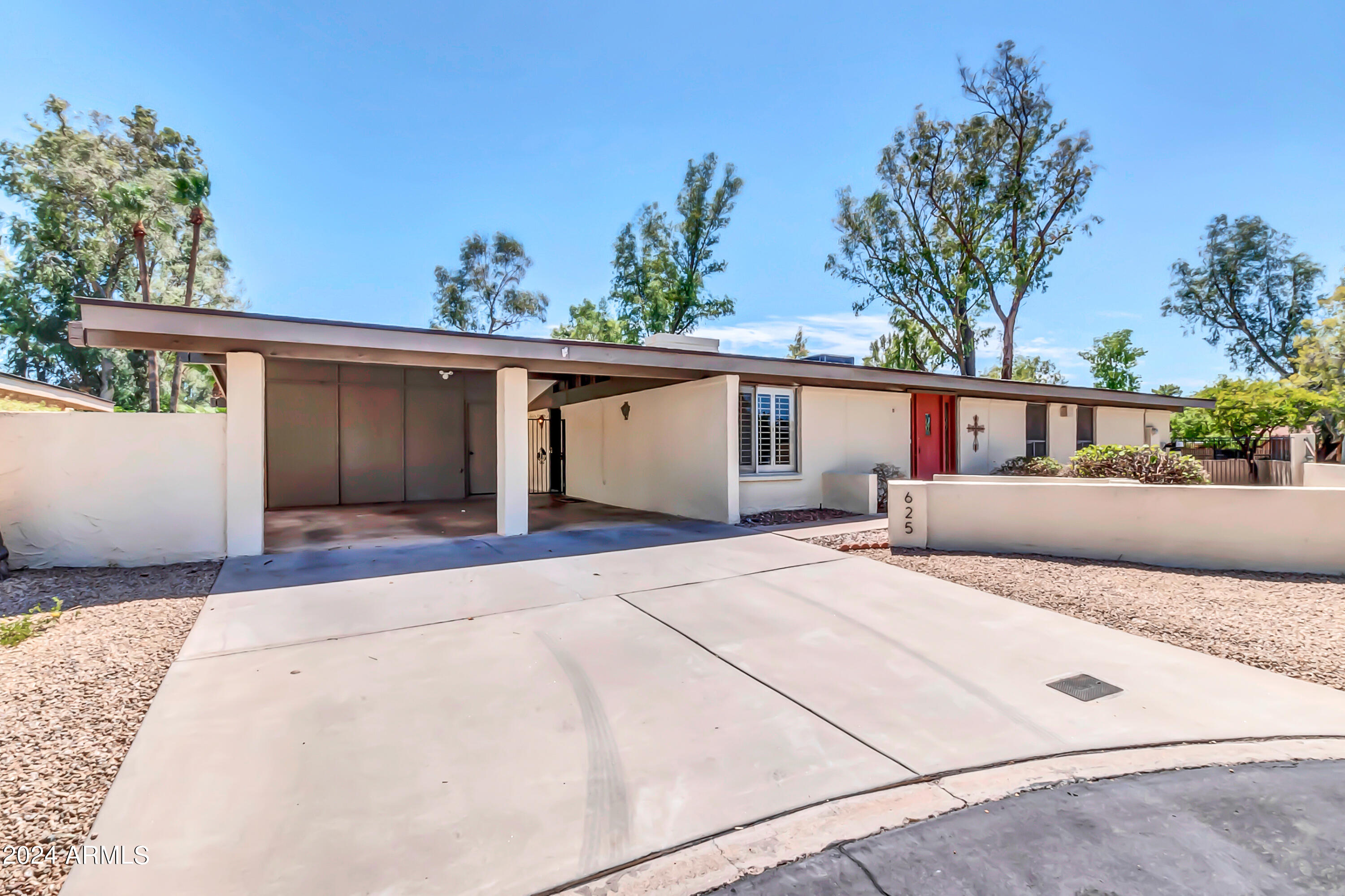 625 W GIBRALTAR Lane