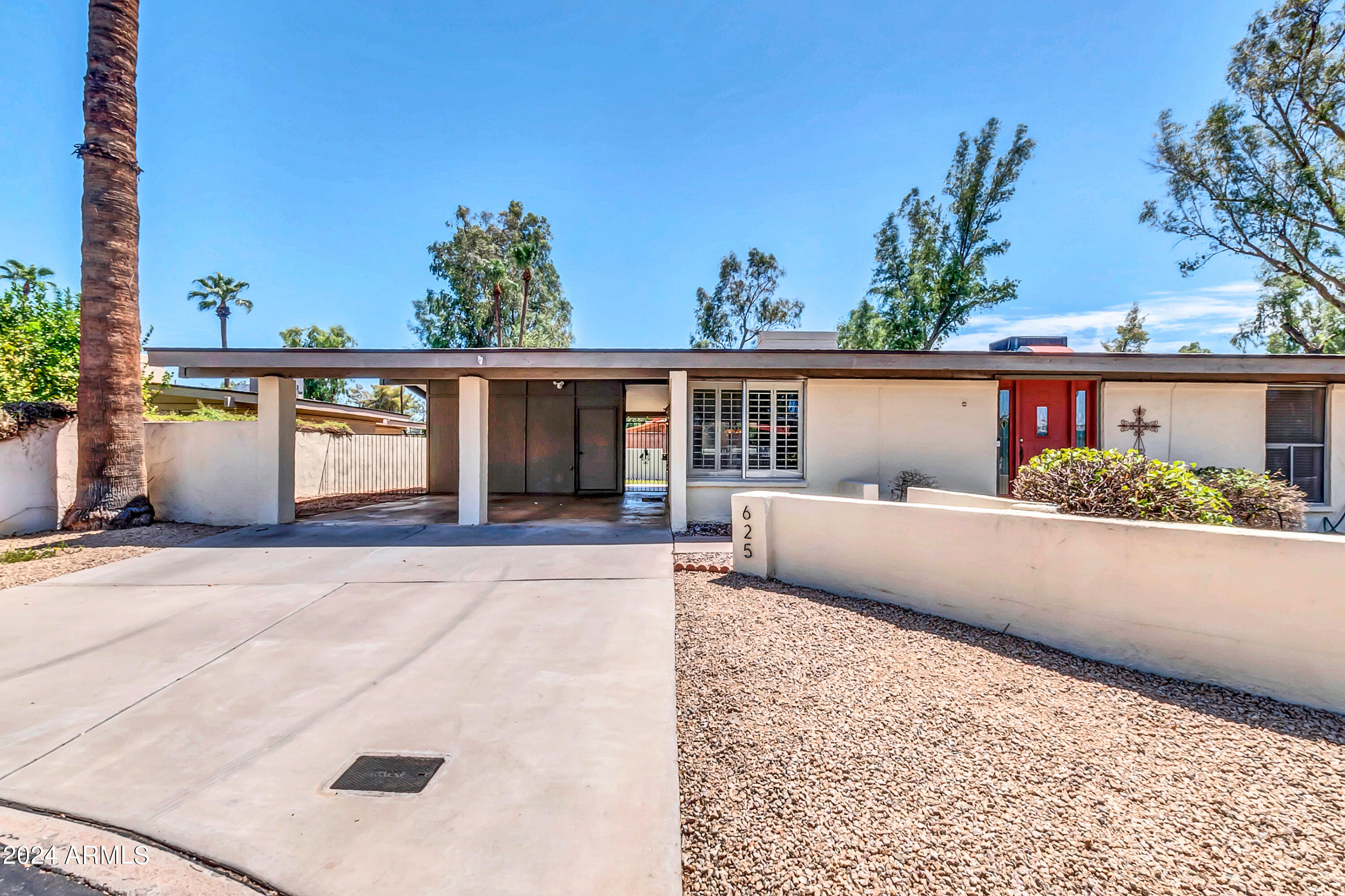 625 W GIBRALTAR Lane