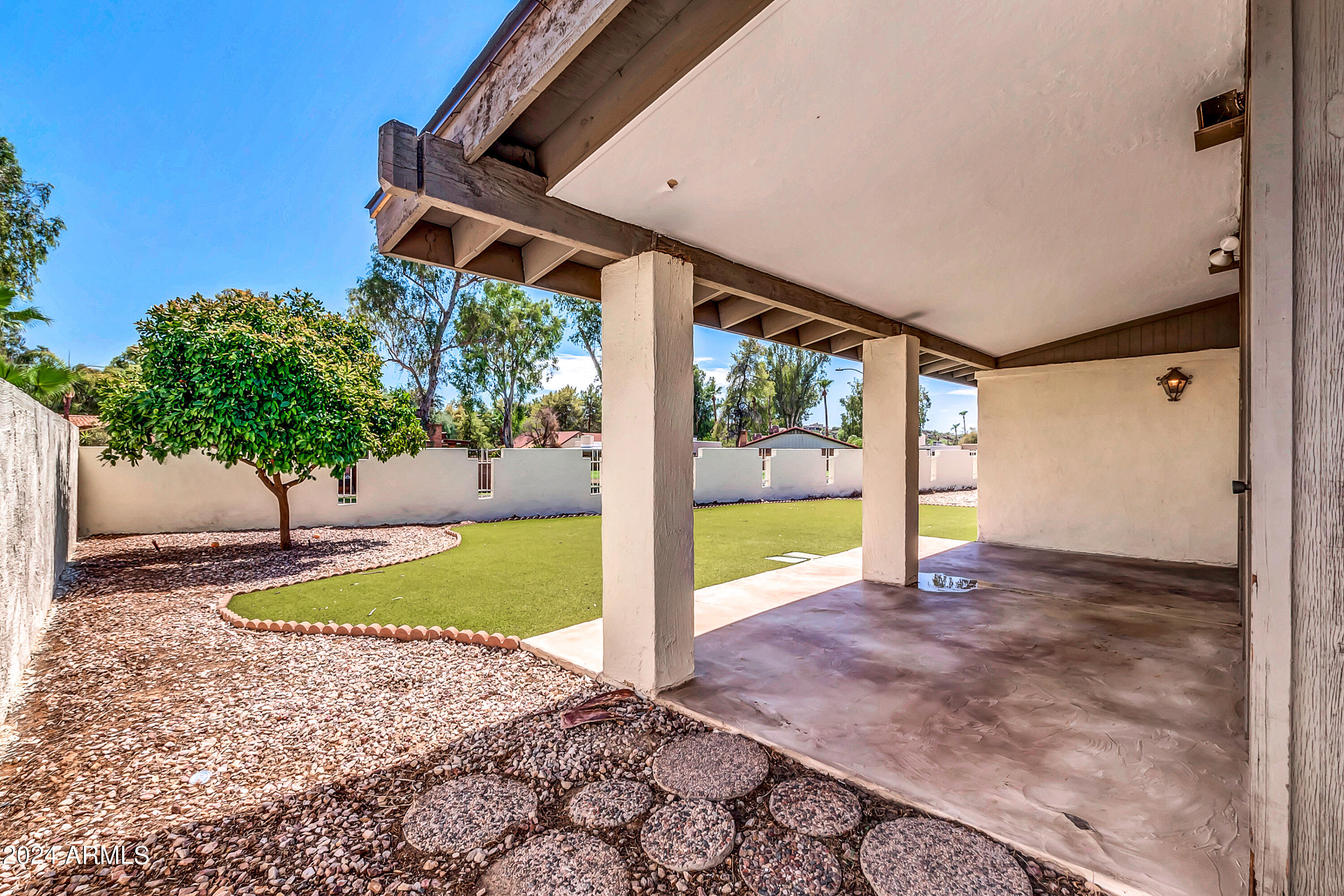 625 W GIBRALTAR Lane