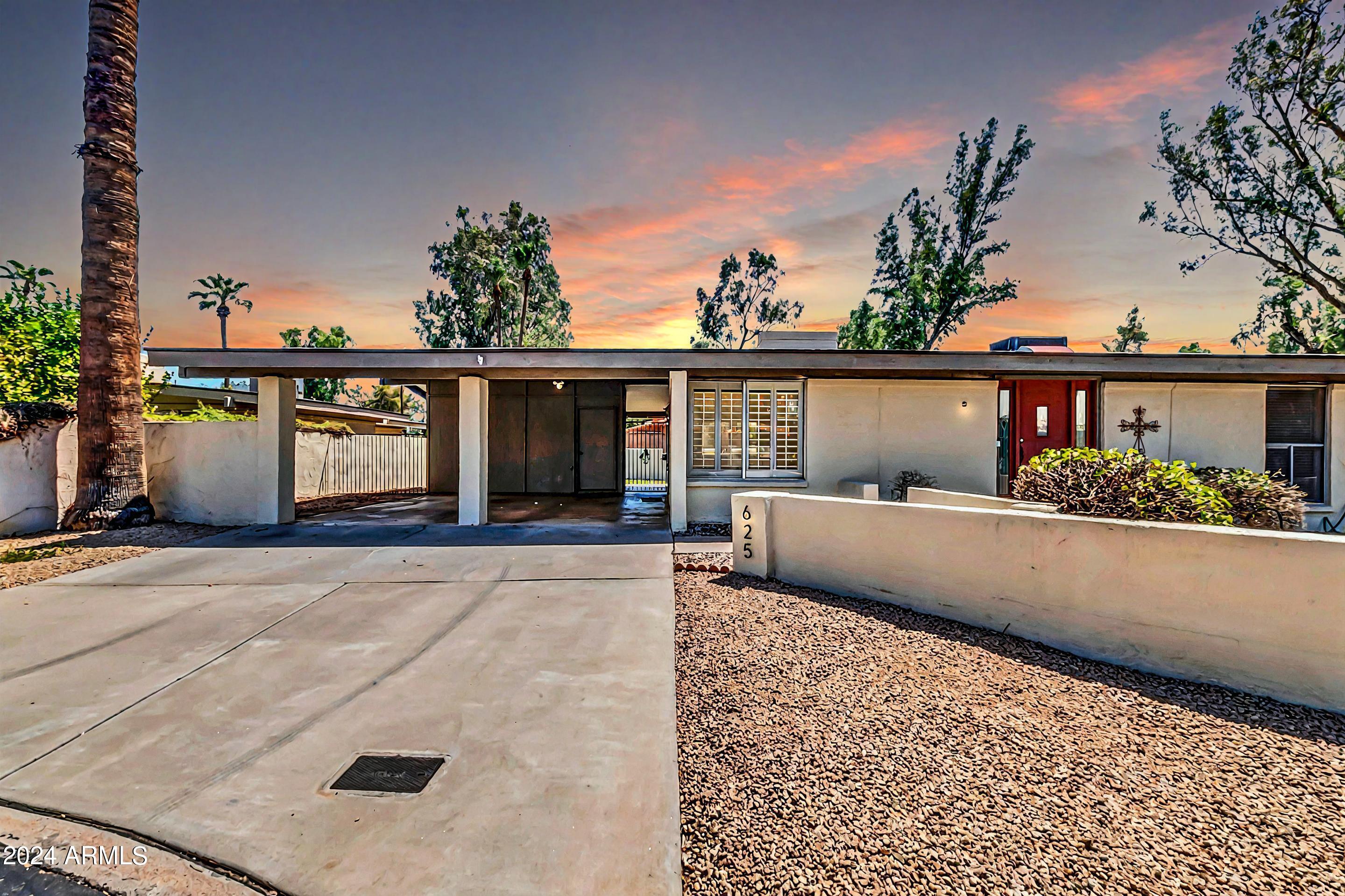 625 W GIBRALTAR Lane
