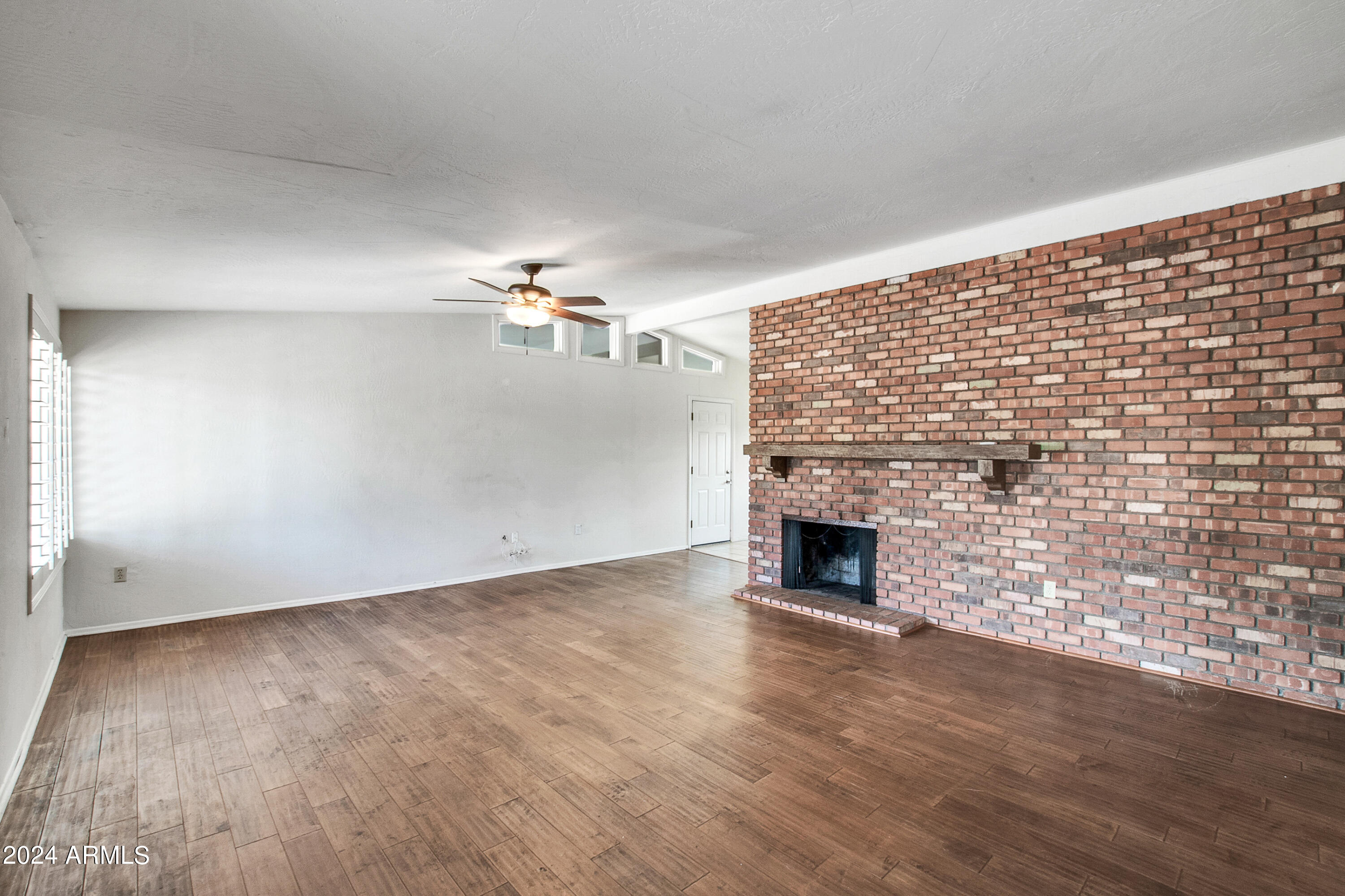 625 W GIBRALTAR Lane