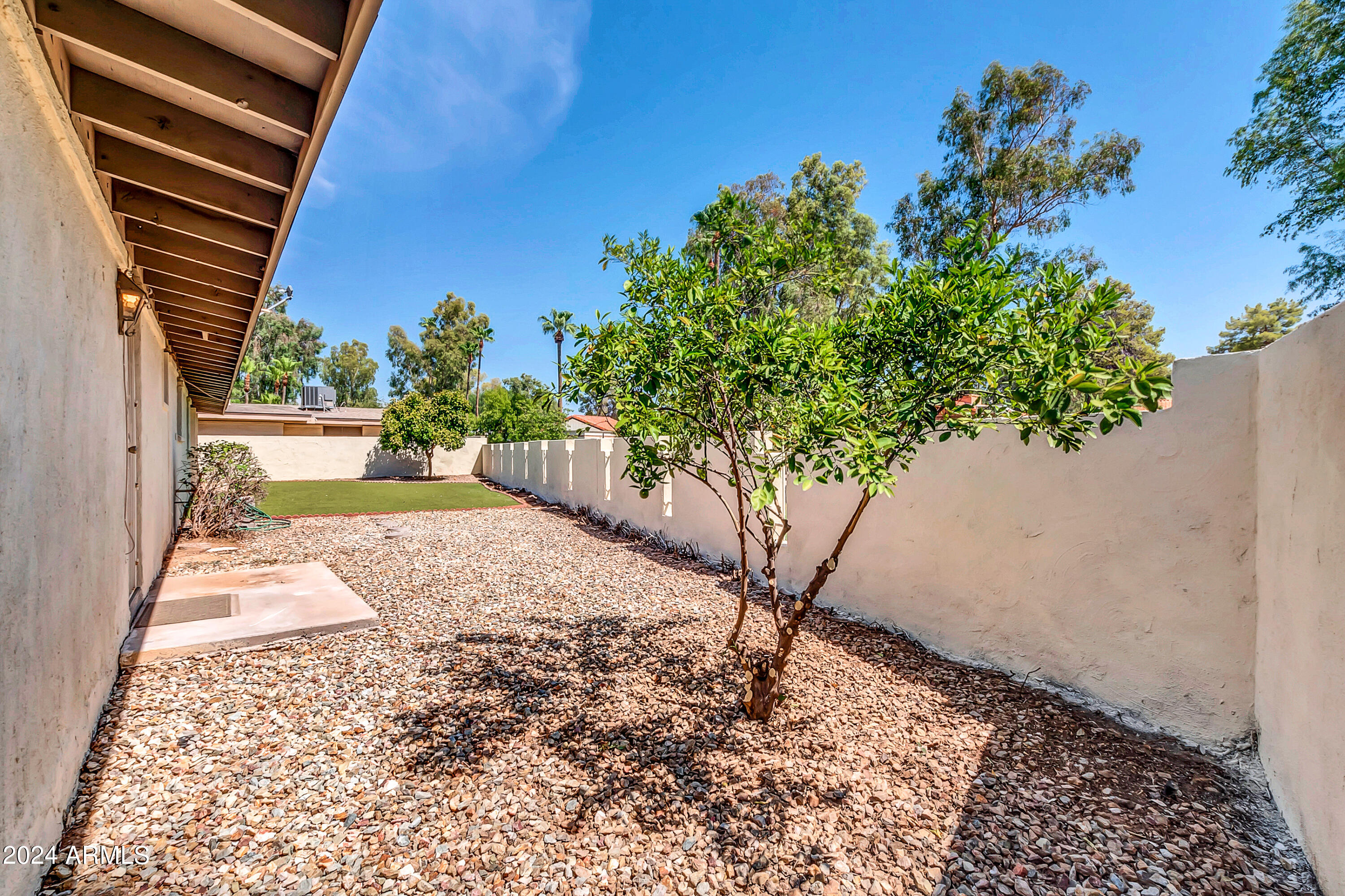 625 W GIBRALTAR Lane