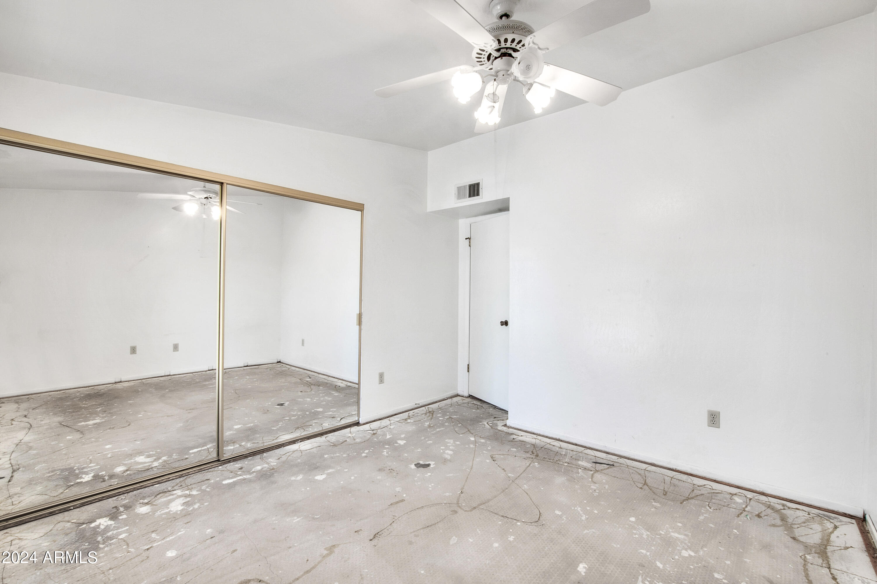 625 W GIBRALTAR Lane