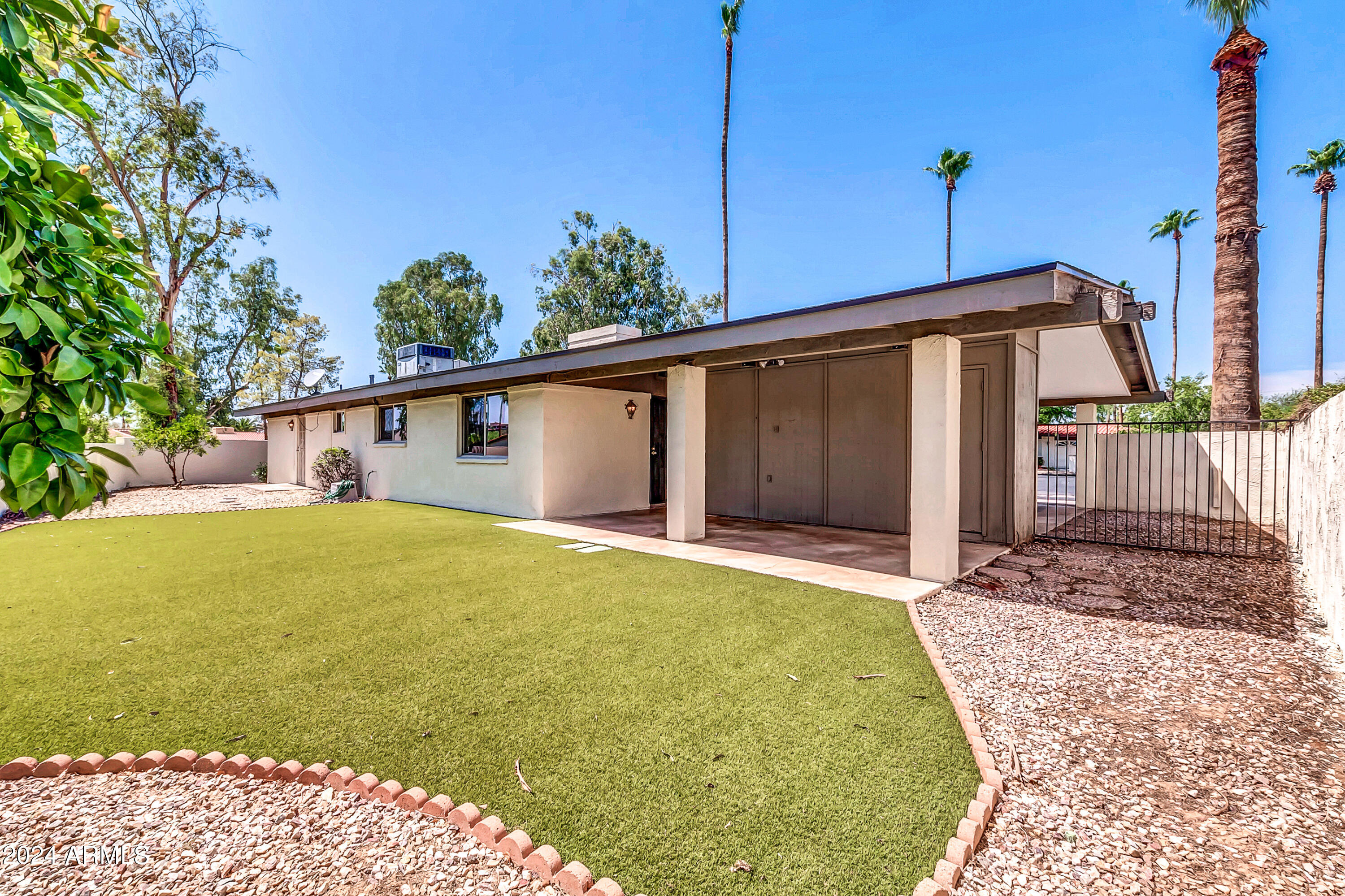 625 W GIBRALTAR Lane