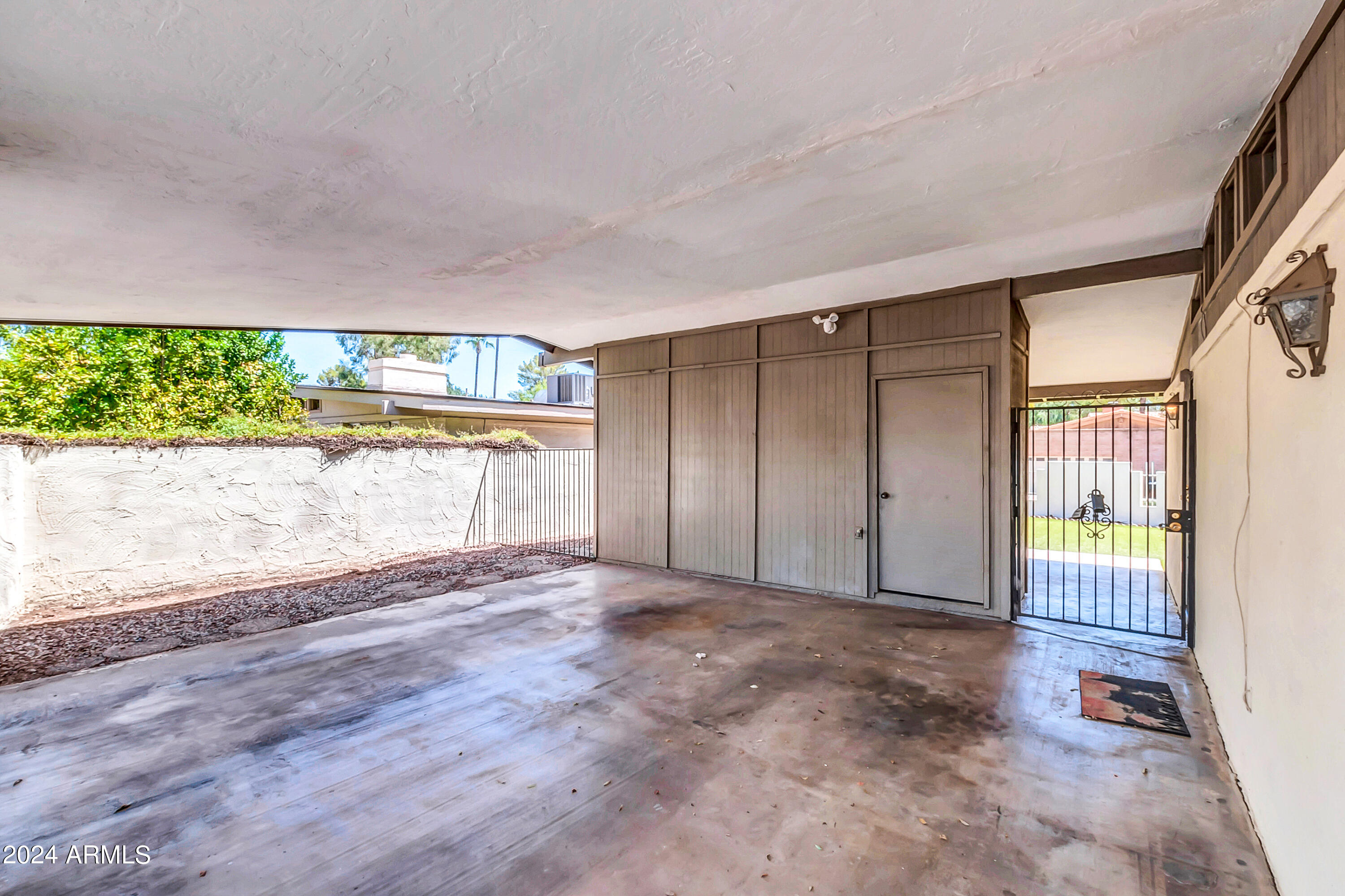625 W GIBRALTAR Lane