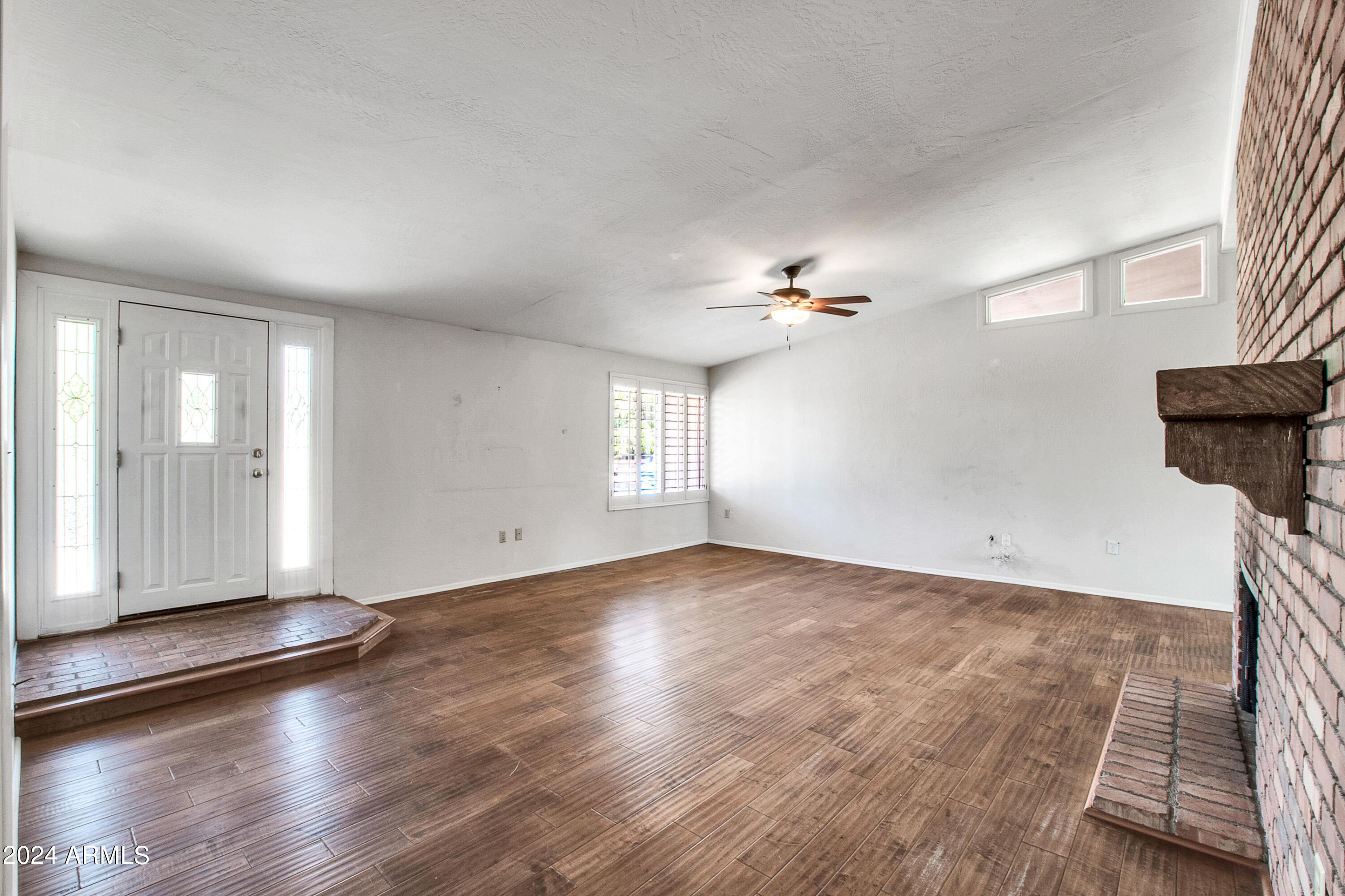 625 W GIBRALTAR Lane