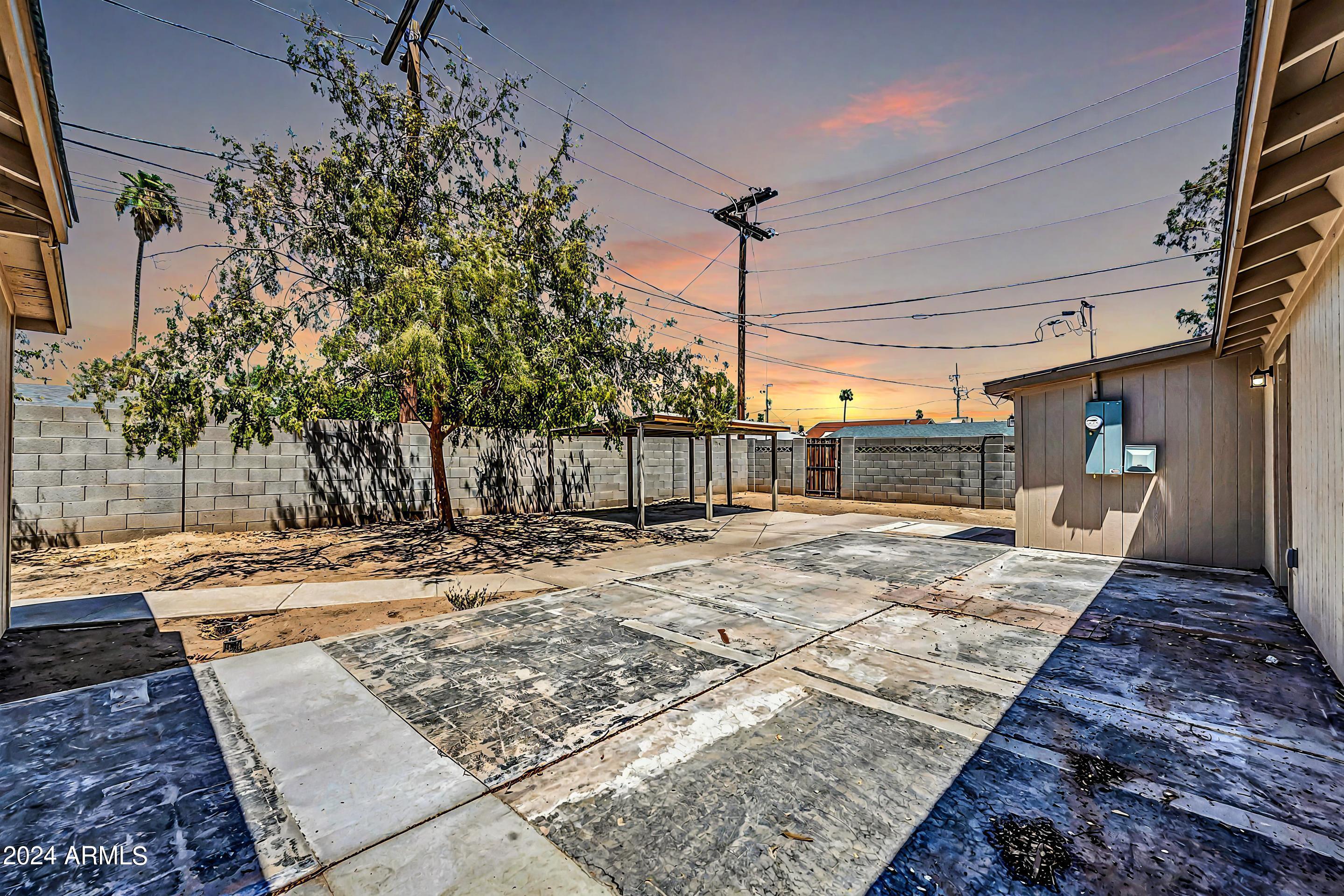 2902 W CACTUS Road