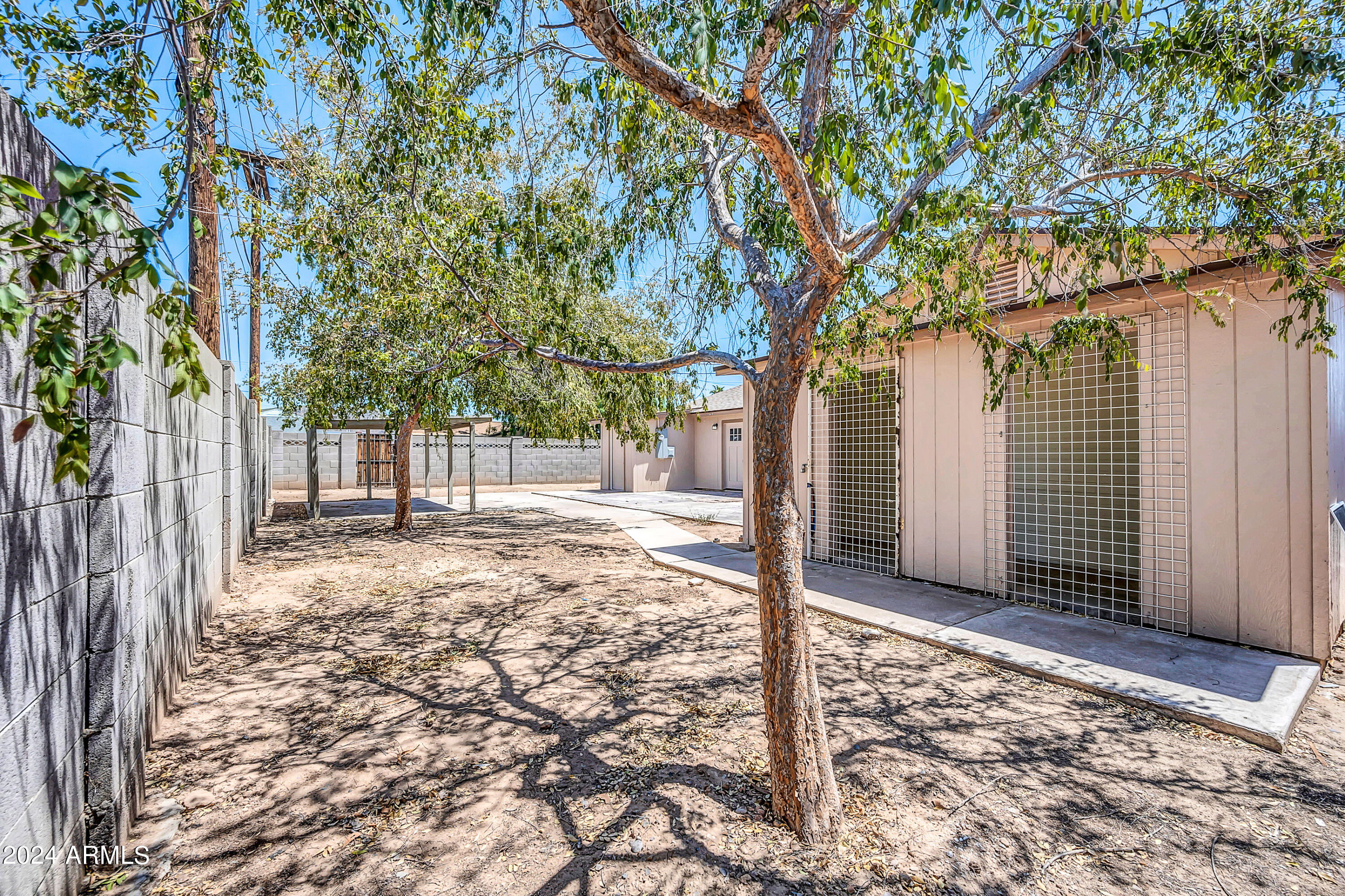 2902 W CACTUS Road