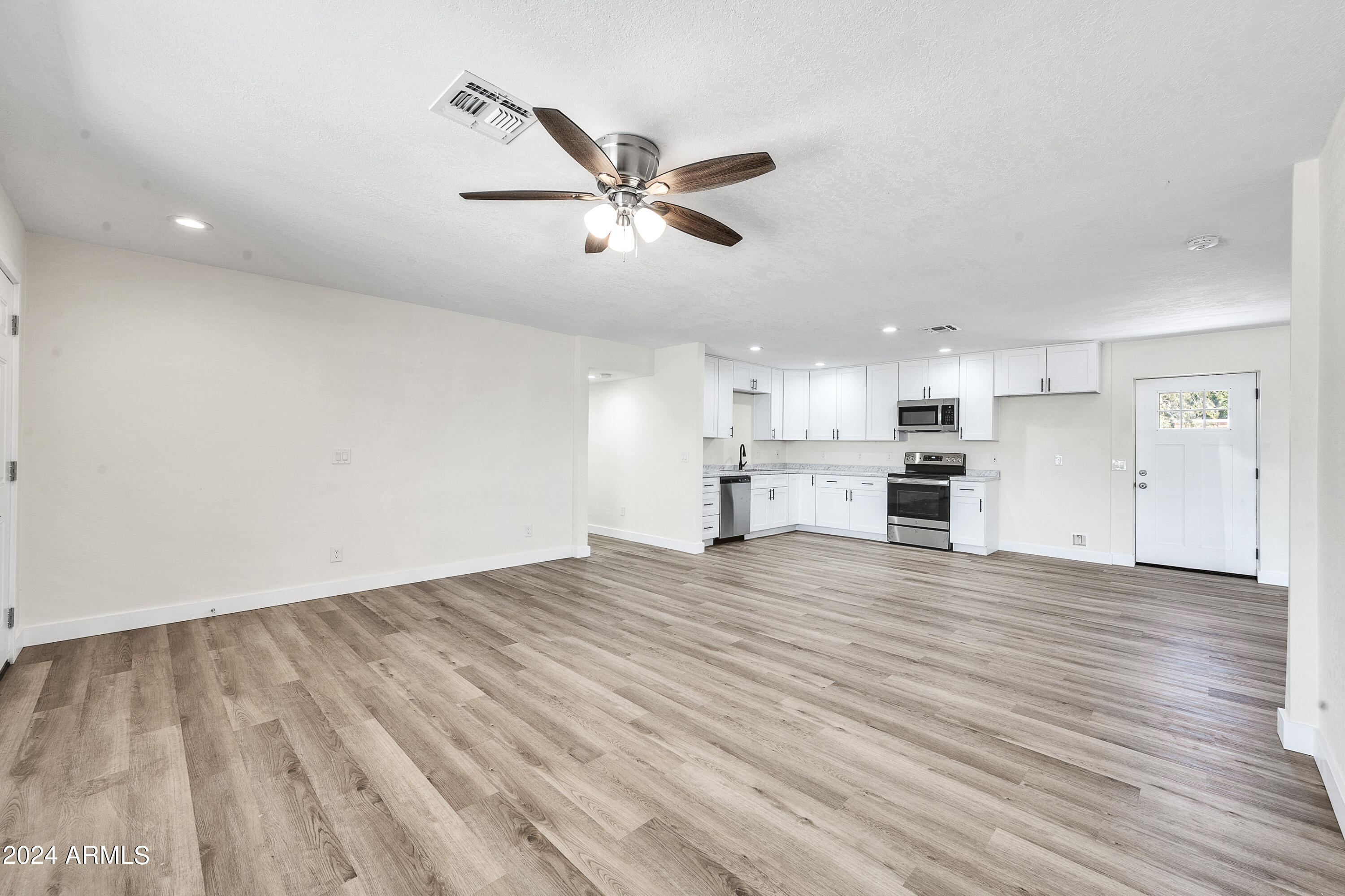2902 W CACTUS Road