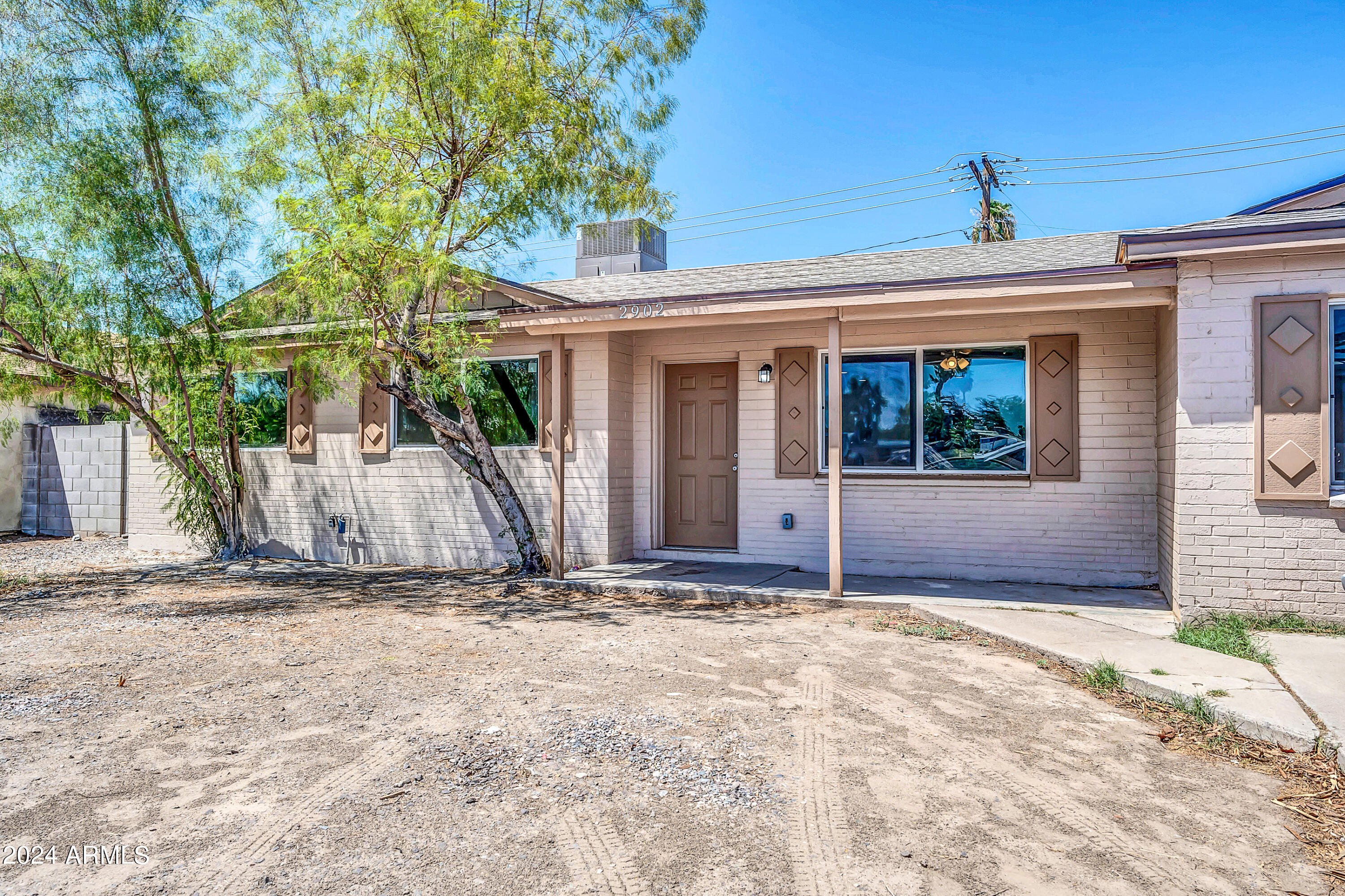 2902 W CACTUS Road