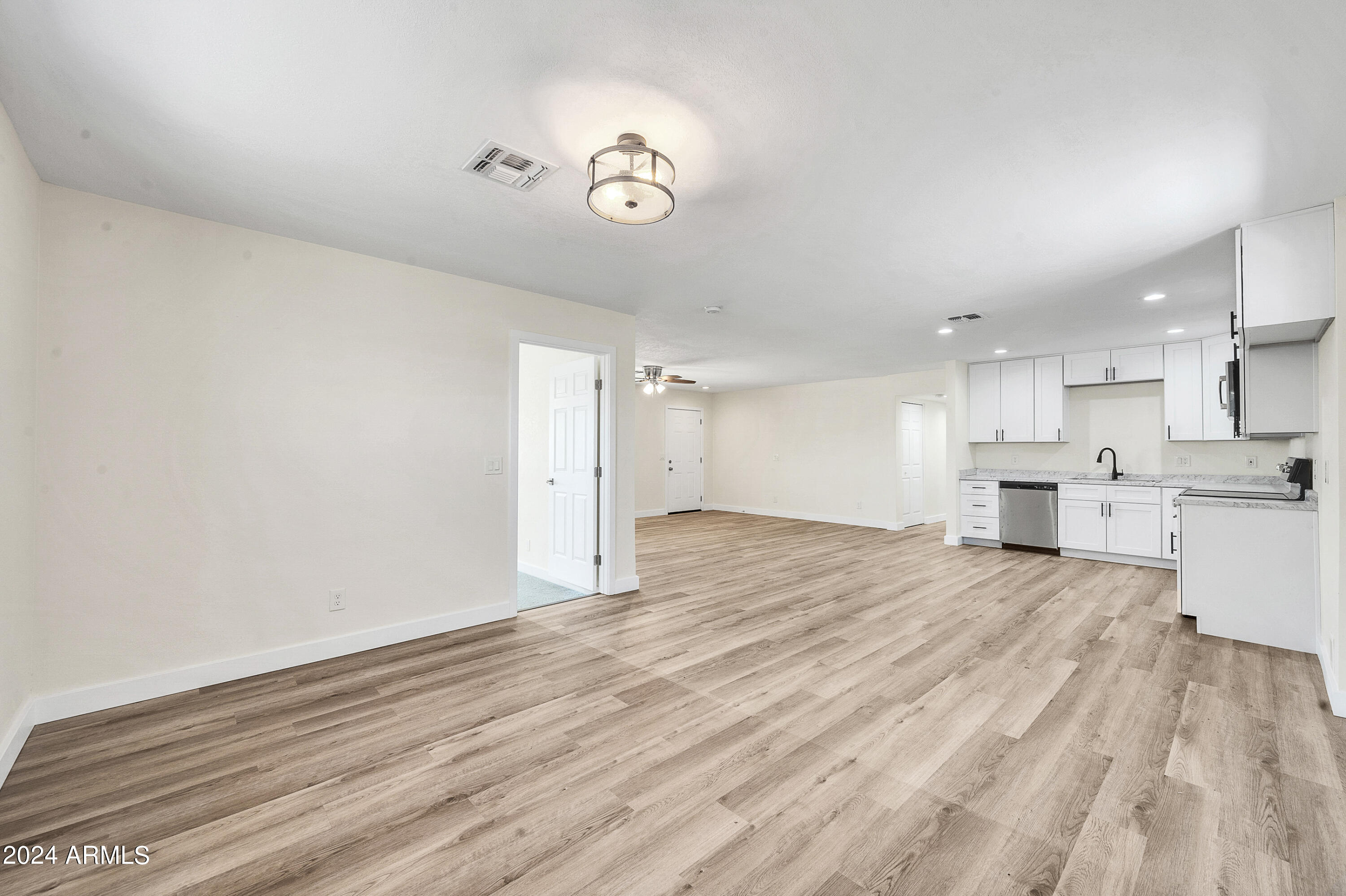 2902 W CACTUS Road
