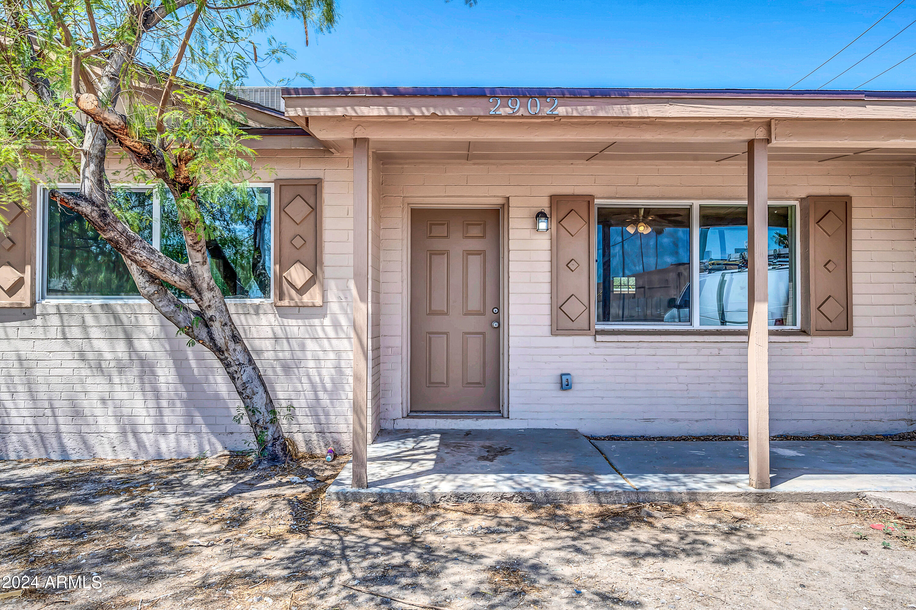2902 W CACTUS Road
