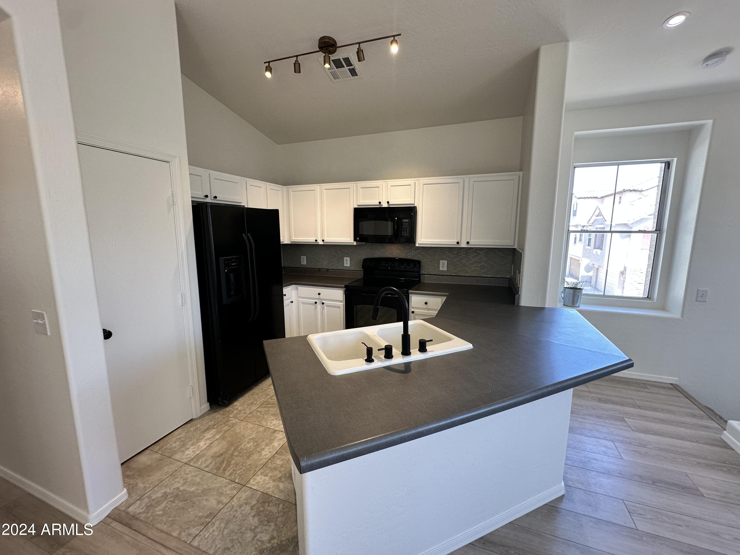 9233 E NEVILLE Avenue 1093