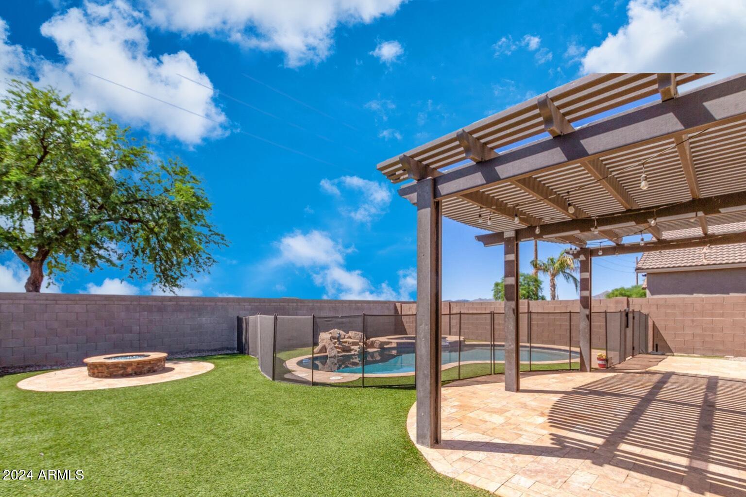 59 W BURKHALTER Drive