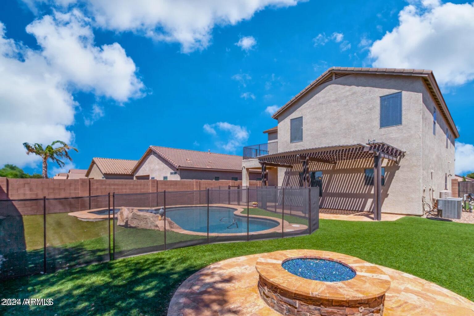 59 W BURKHALTER Drive