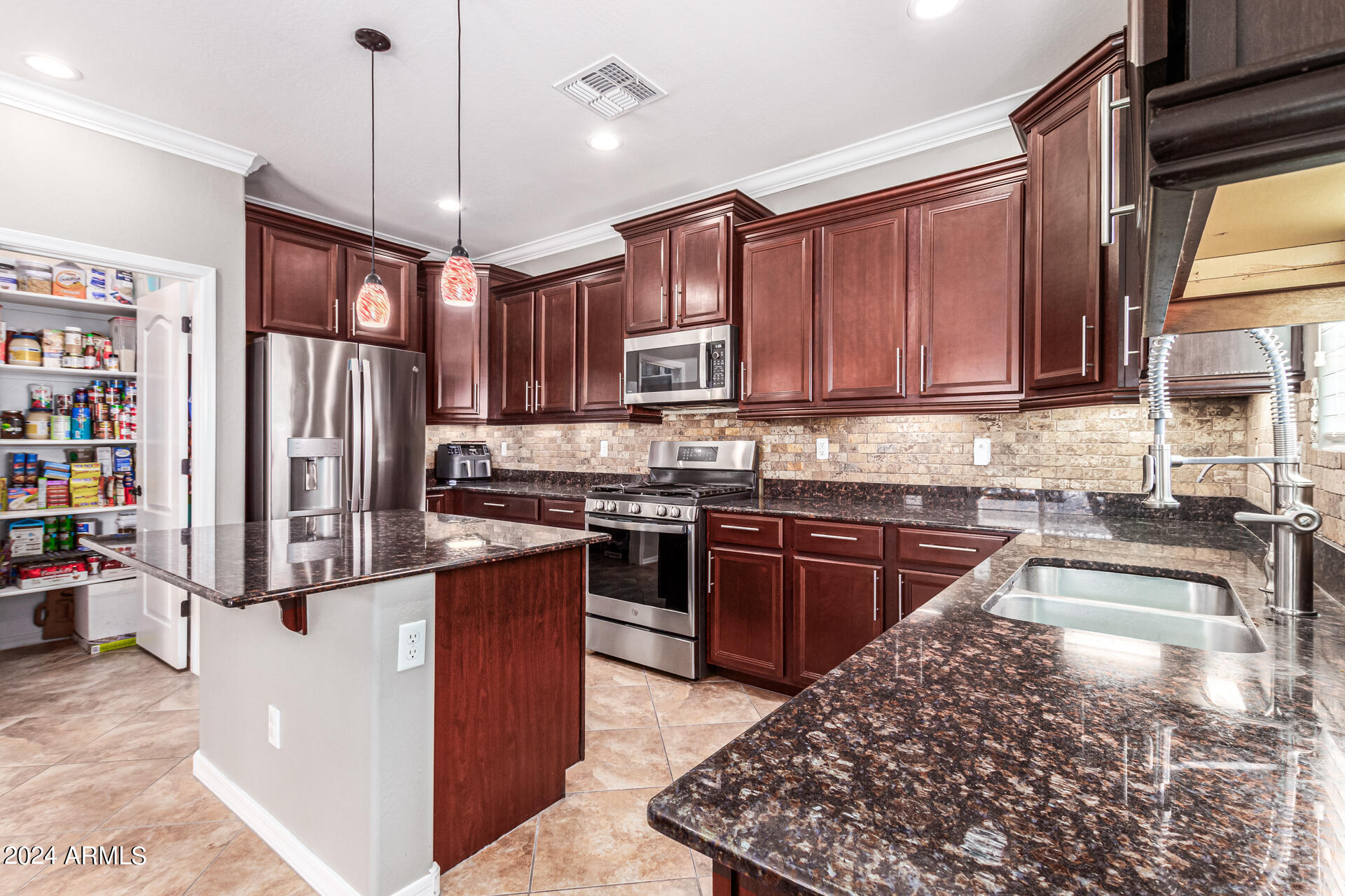 59 W BURKHALTER Drive