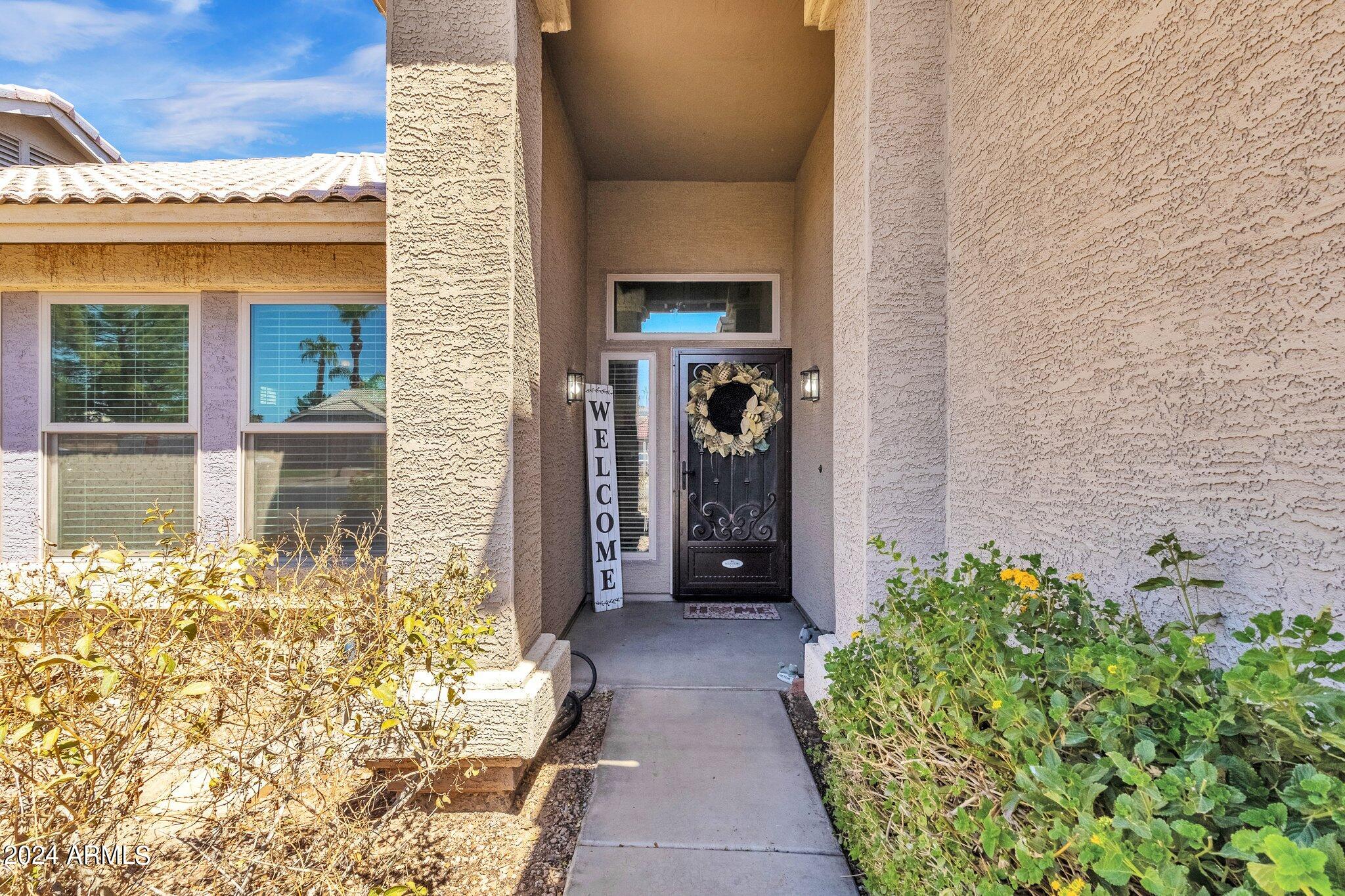 532 W CENTURY Avenue