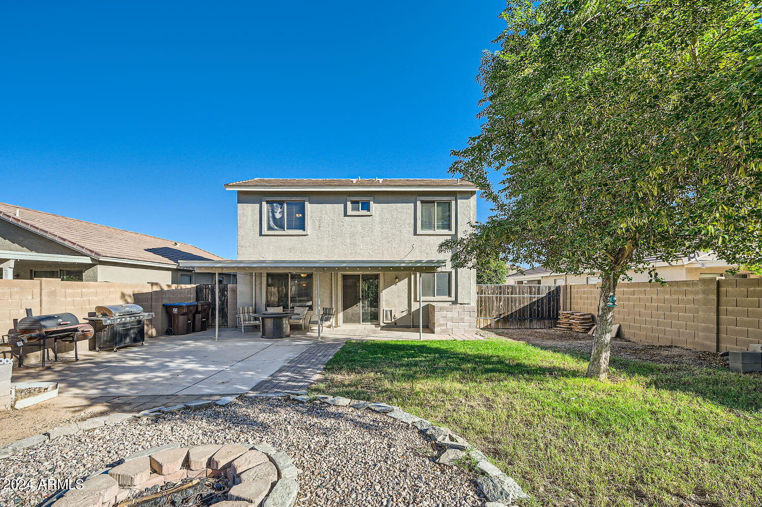 2475 W DESERT SPRING Way