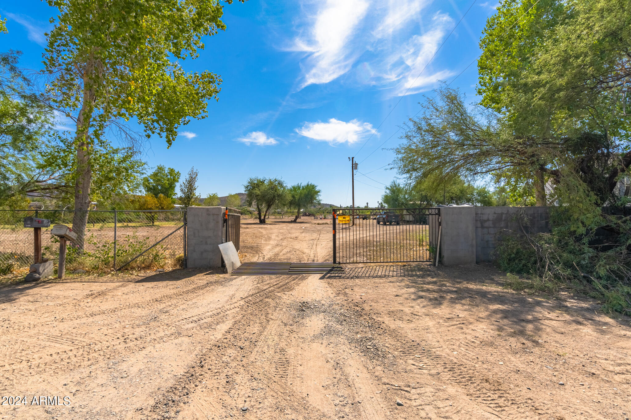 33795 S PARK Lane -