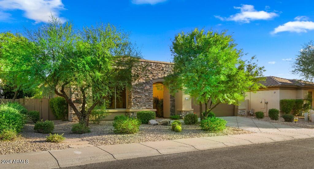 8411 E WINDRUNNER Drive