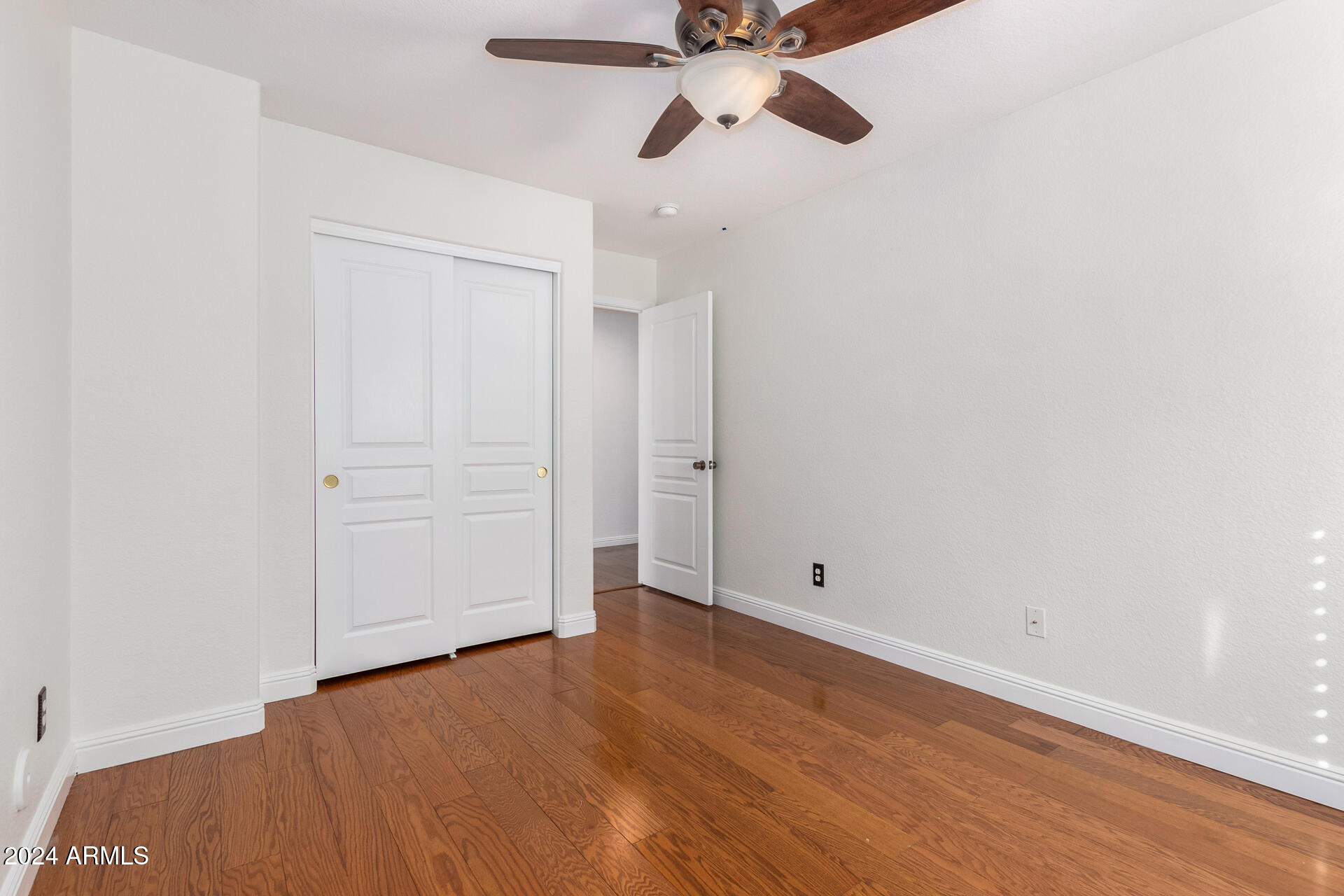 453 W THOMPSON Place