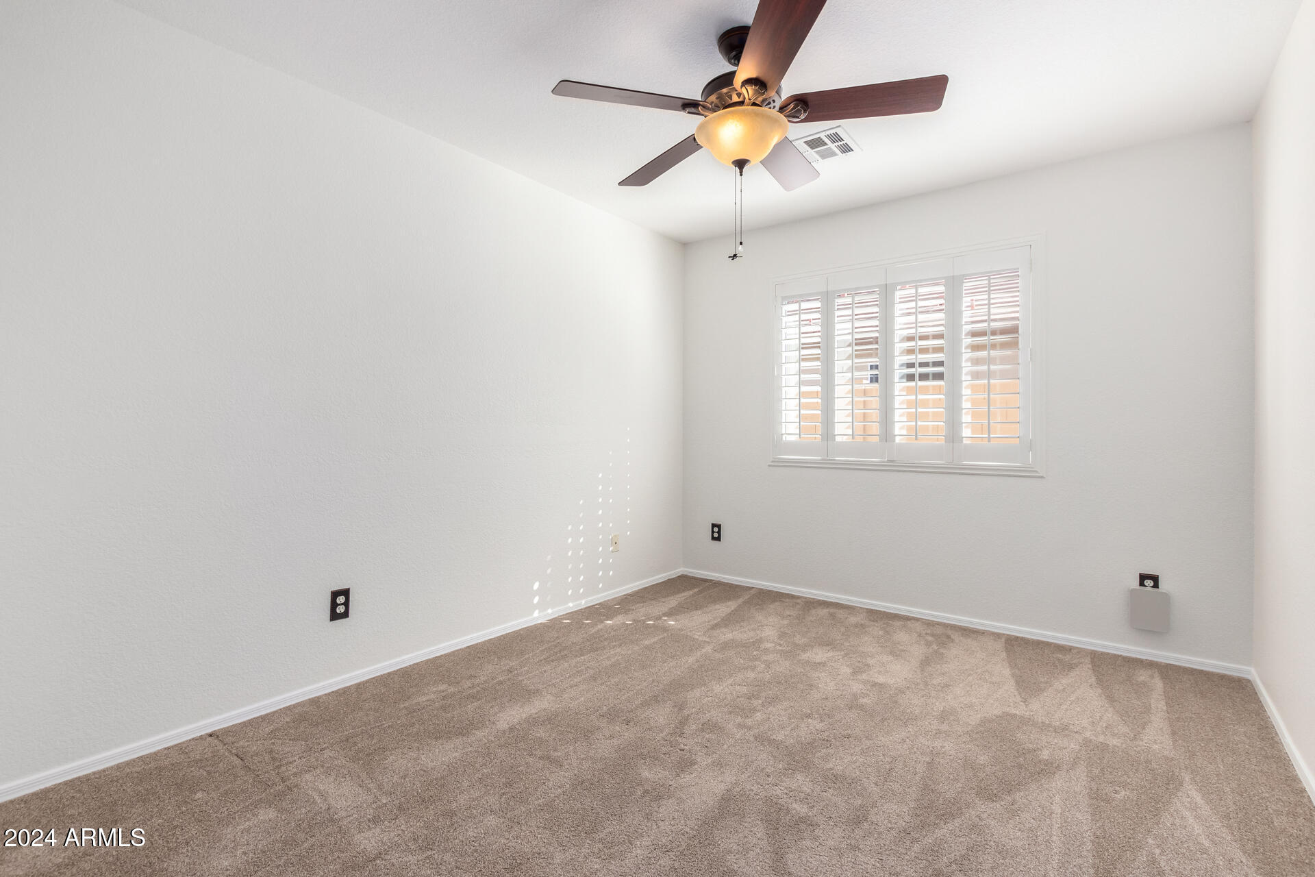 453 W THOMPSON Place