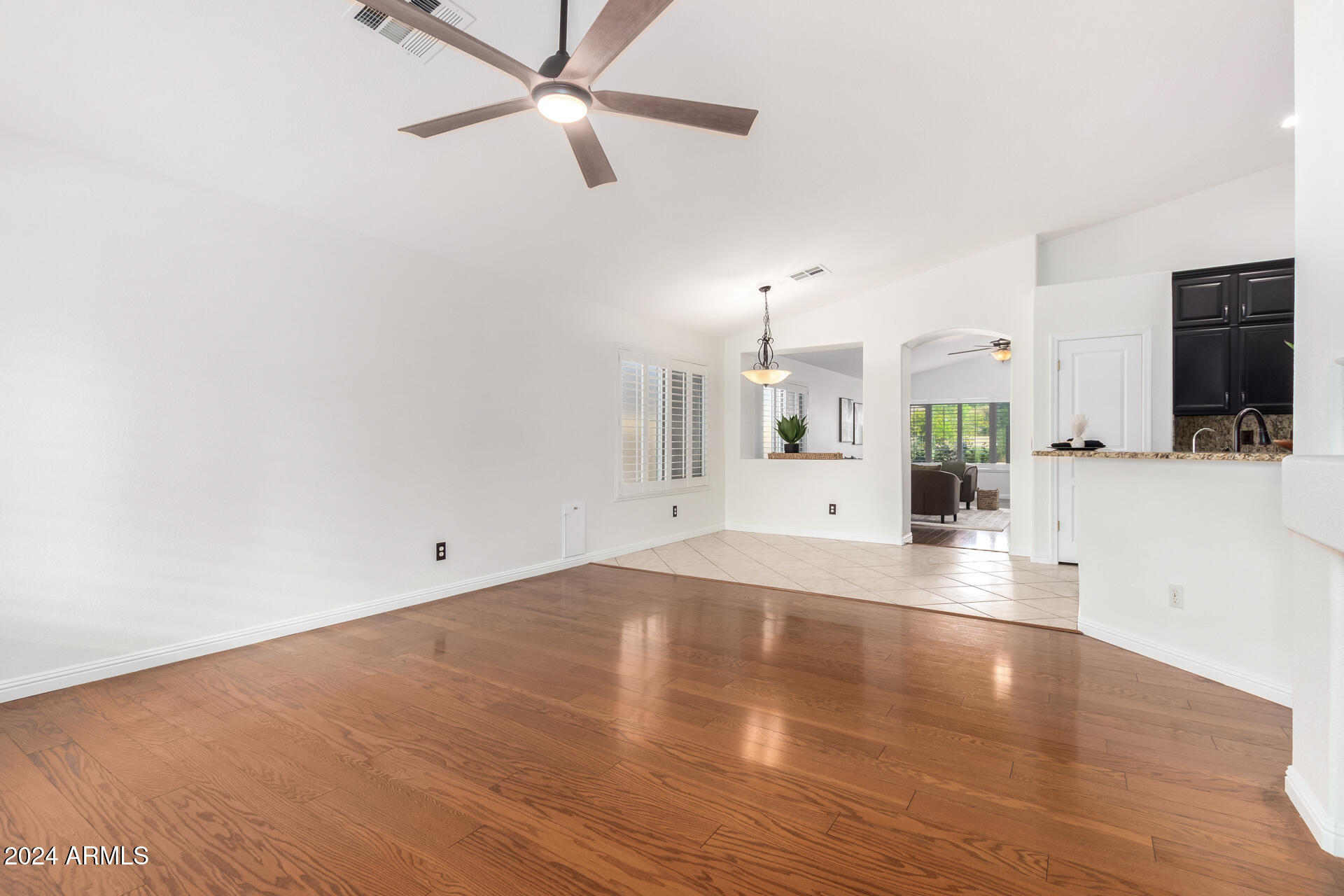 453 W THOMPSON Place