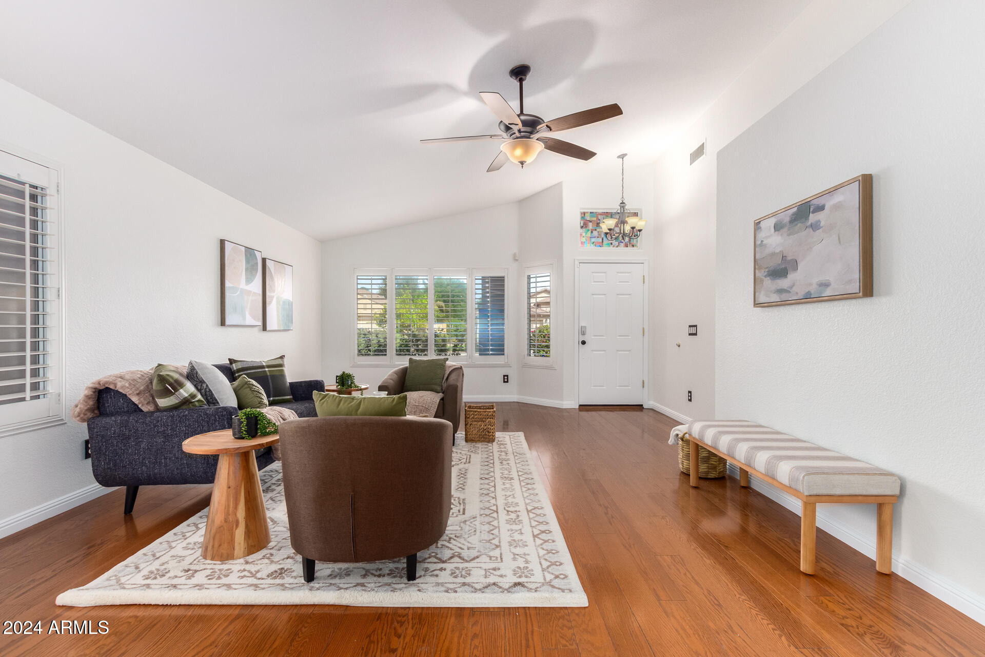 453 W THOMPSON Place