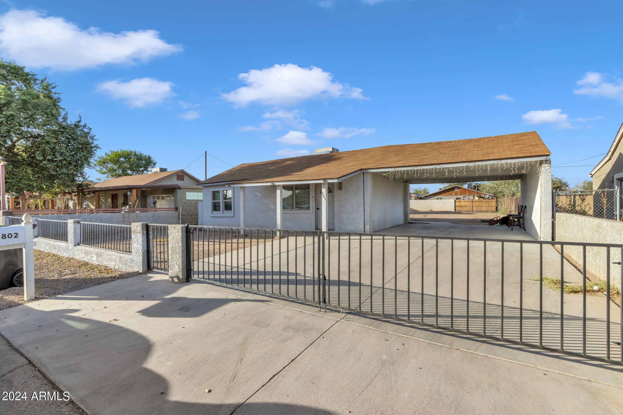 802 W PUEBLO Avenue