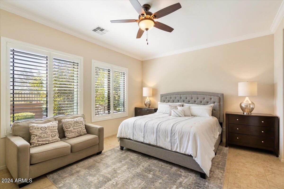 9033 E IVYGLEN Circle