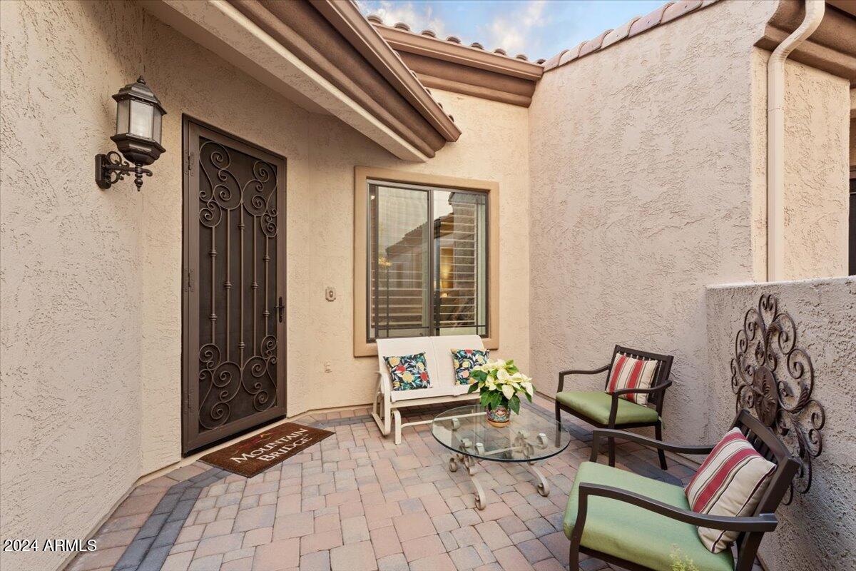9033 E IVYGLEN Circle