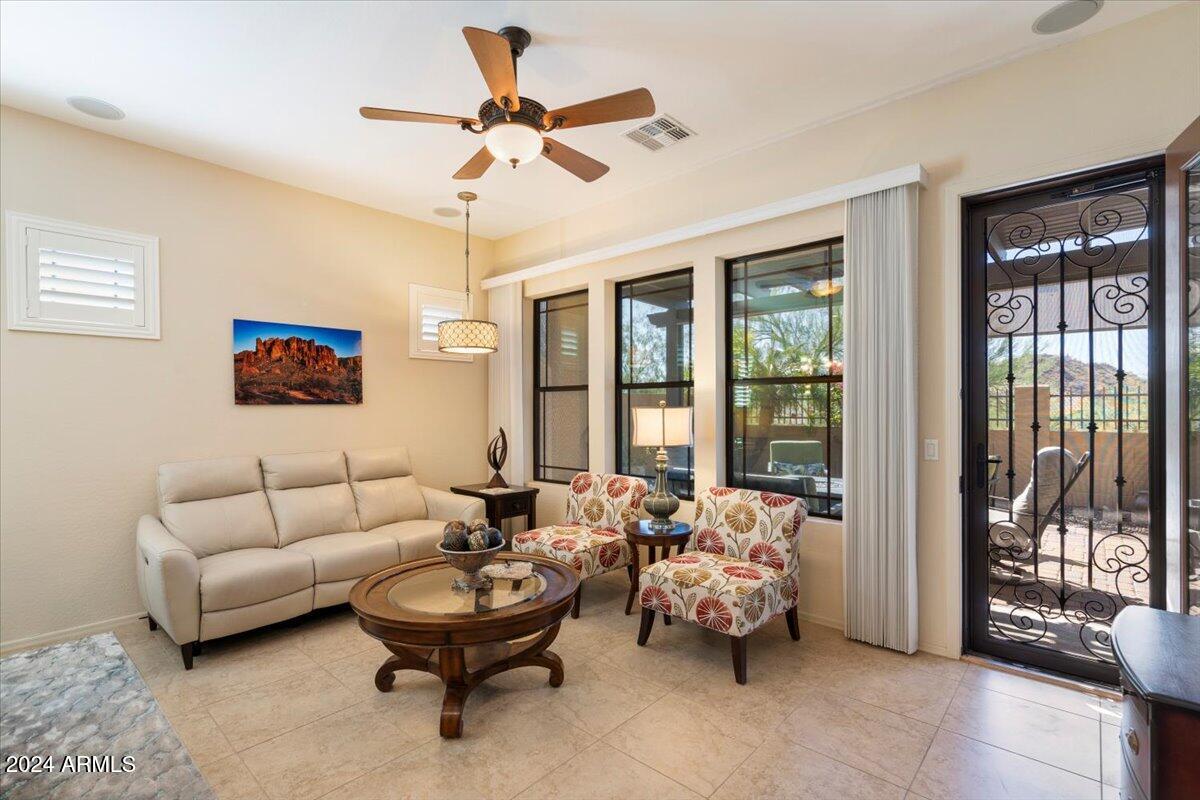 9033 E IVYGLEN Circle