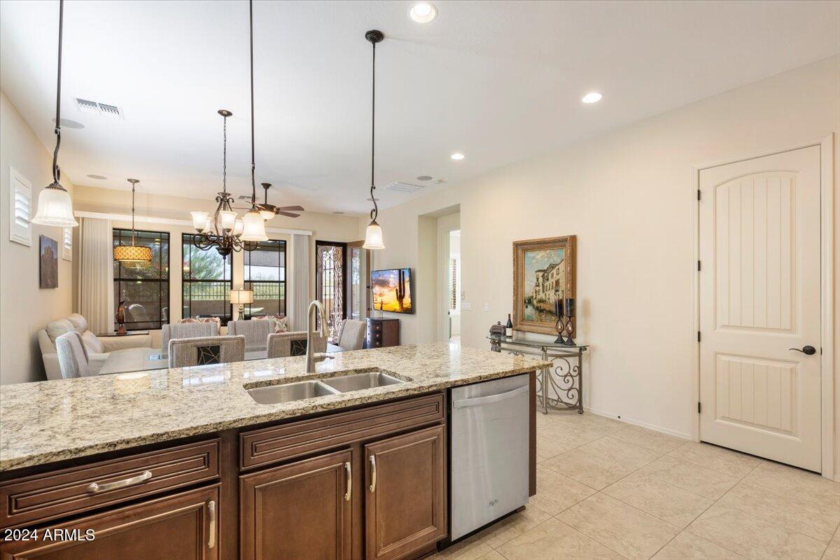 9033 E IVYGLEN Circle