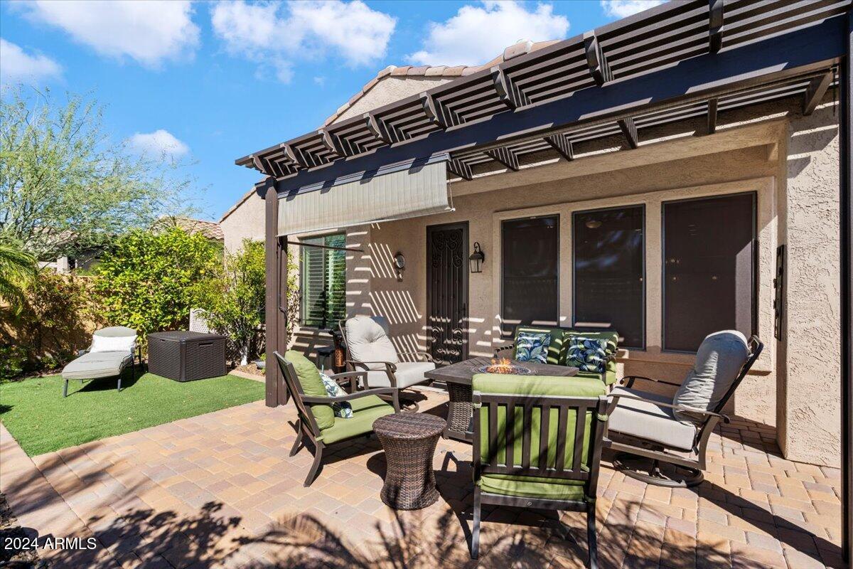 9033 E IVYGLEN Circle