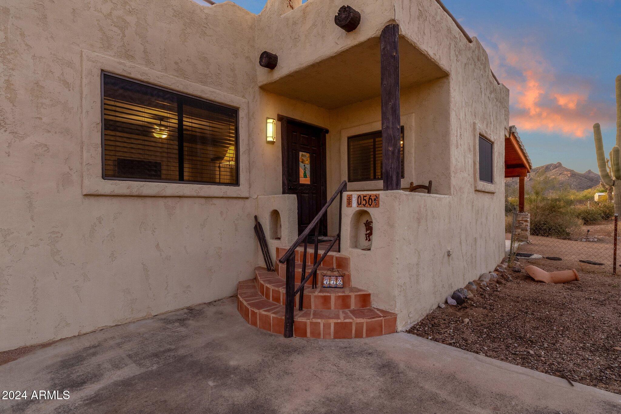 772 E MOON VISTA Street
