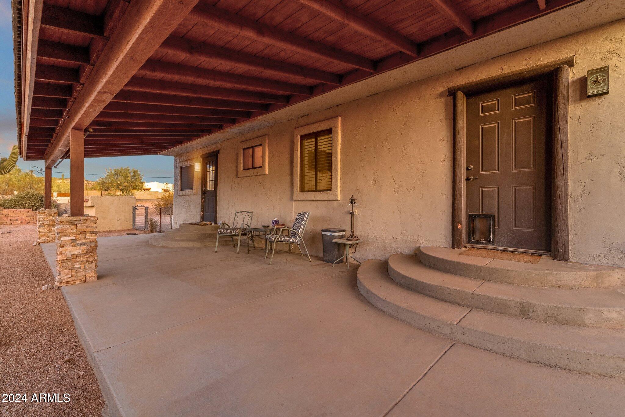 772 E MOON VISTA Street