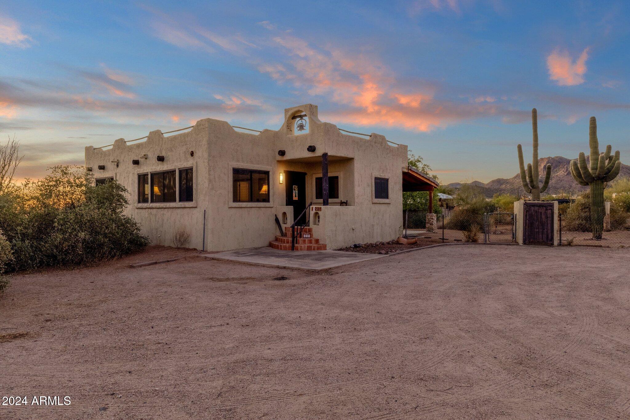 772 E MOON VISTA Street