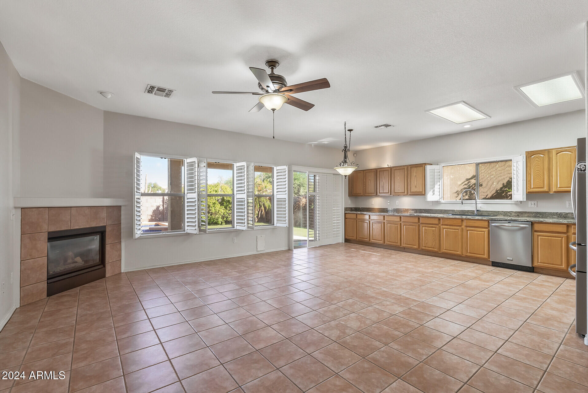 4046 E PINTO Lane