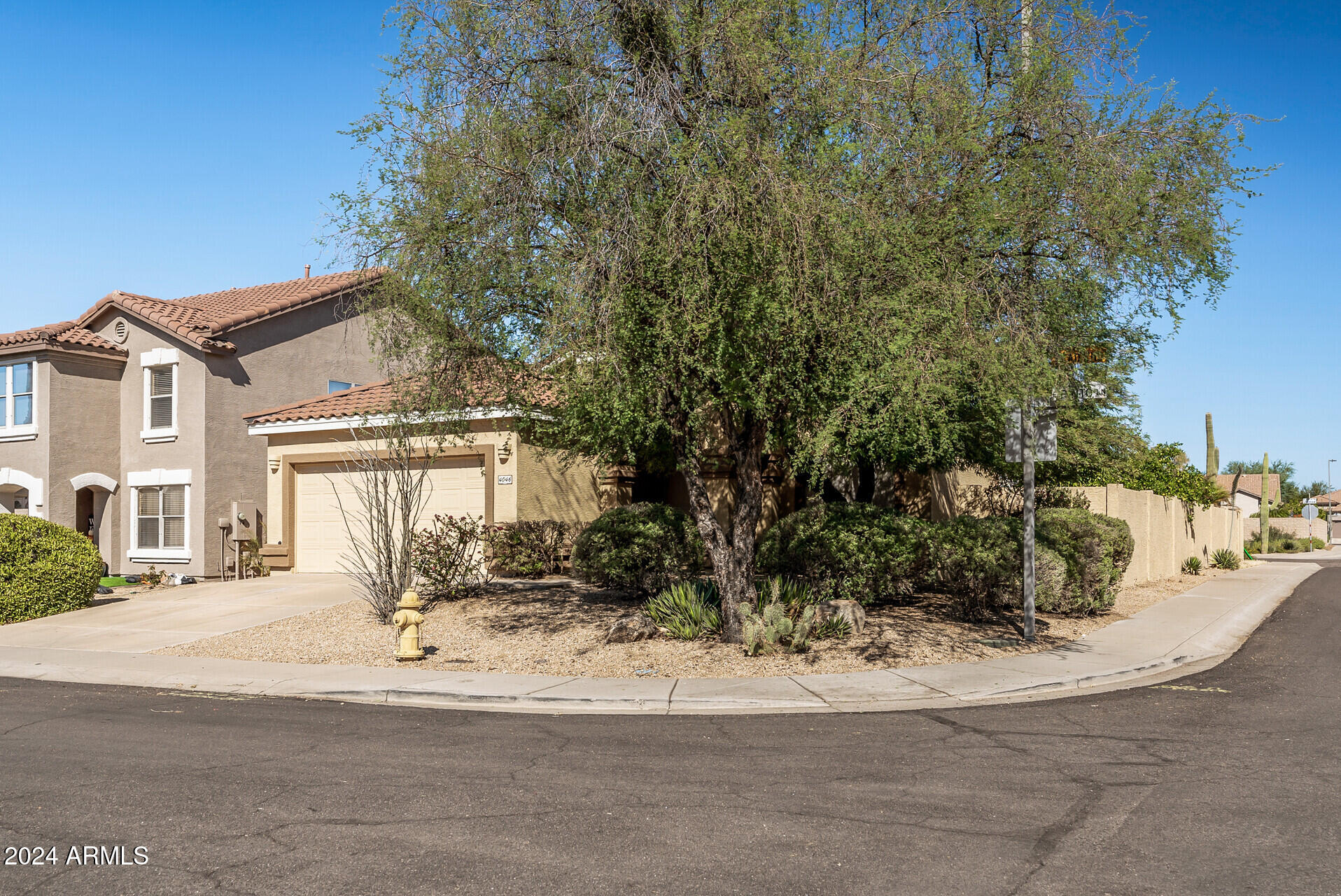 4046 E PINTO Lane