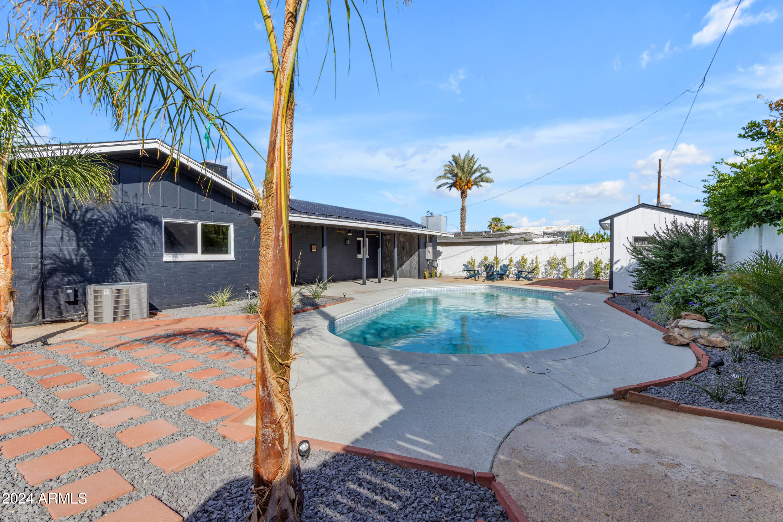 2301 E NISBET Road