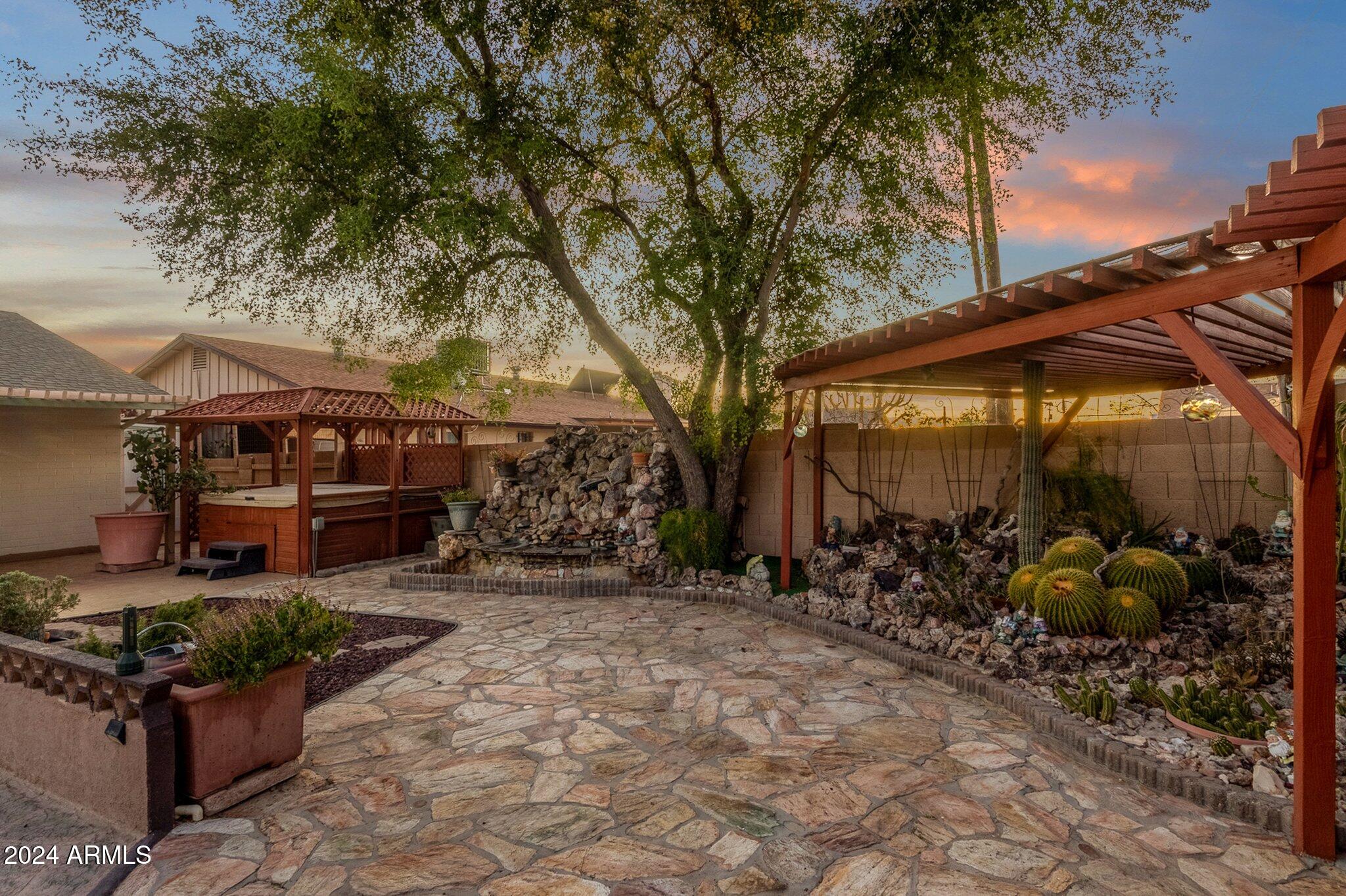 3042 W ACOMA Drive